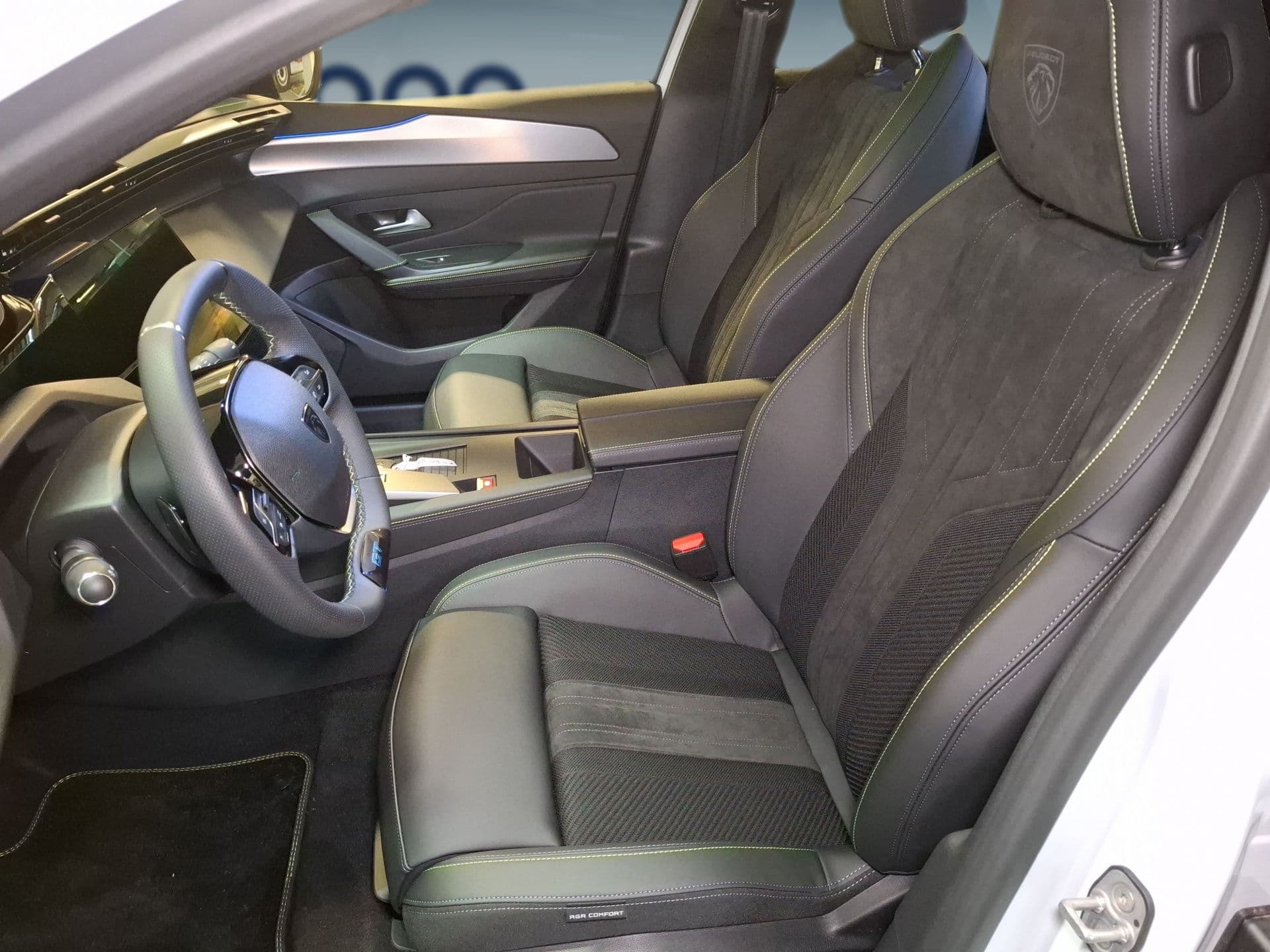 Peugeot 408 - 11