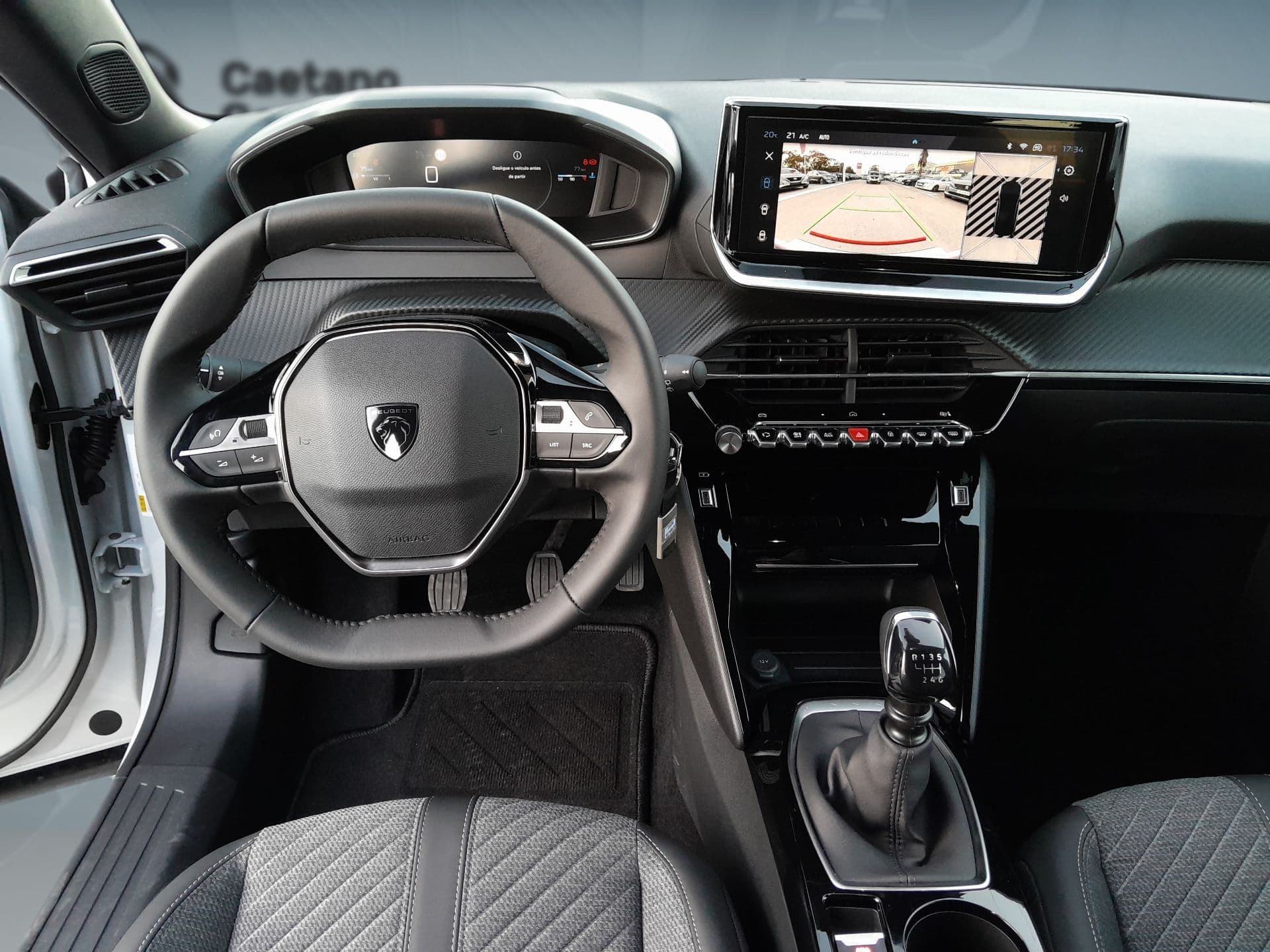 Peugeot 2008 - 12