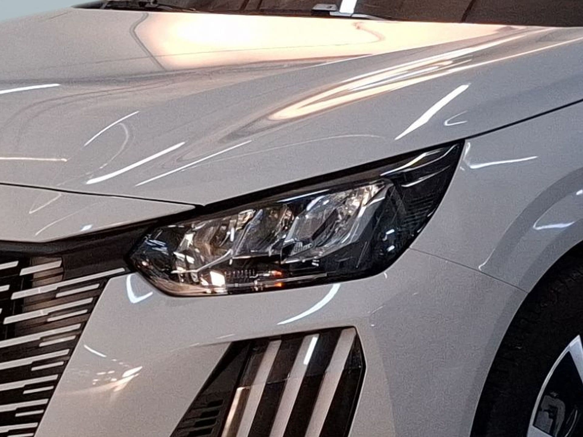 Peugeot 208 - 7