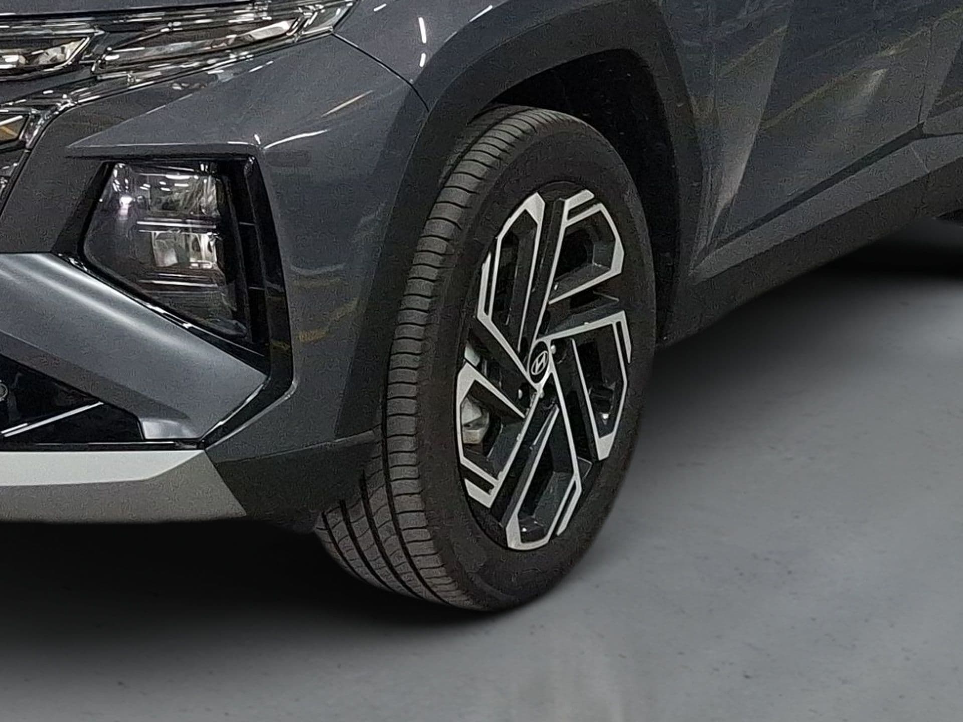 Hyundai Tucson - 2