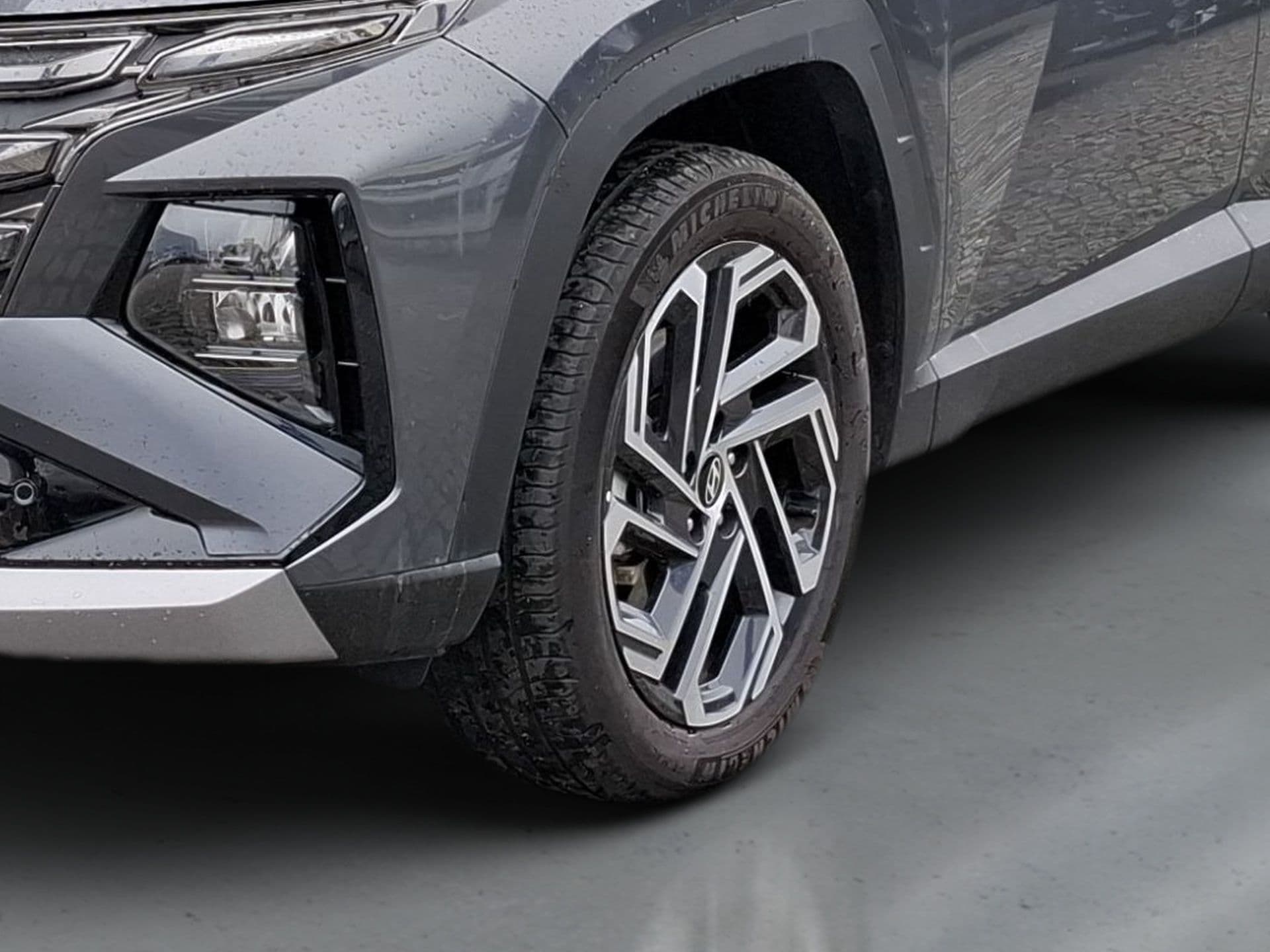 Hyundai Tucson - 2