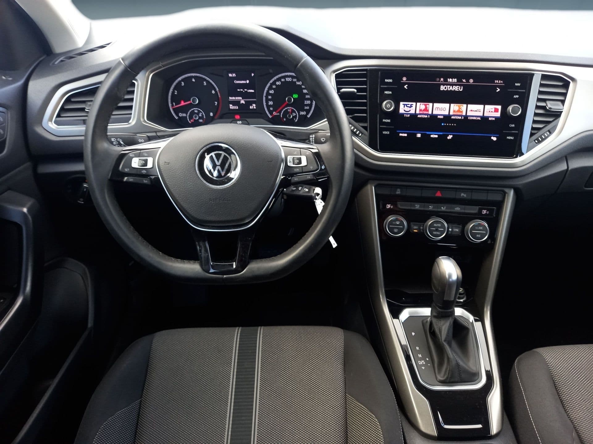 Volkswagen T-Roc - 8
