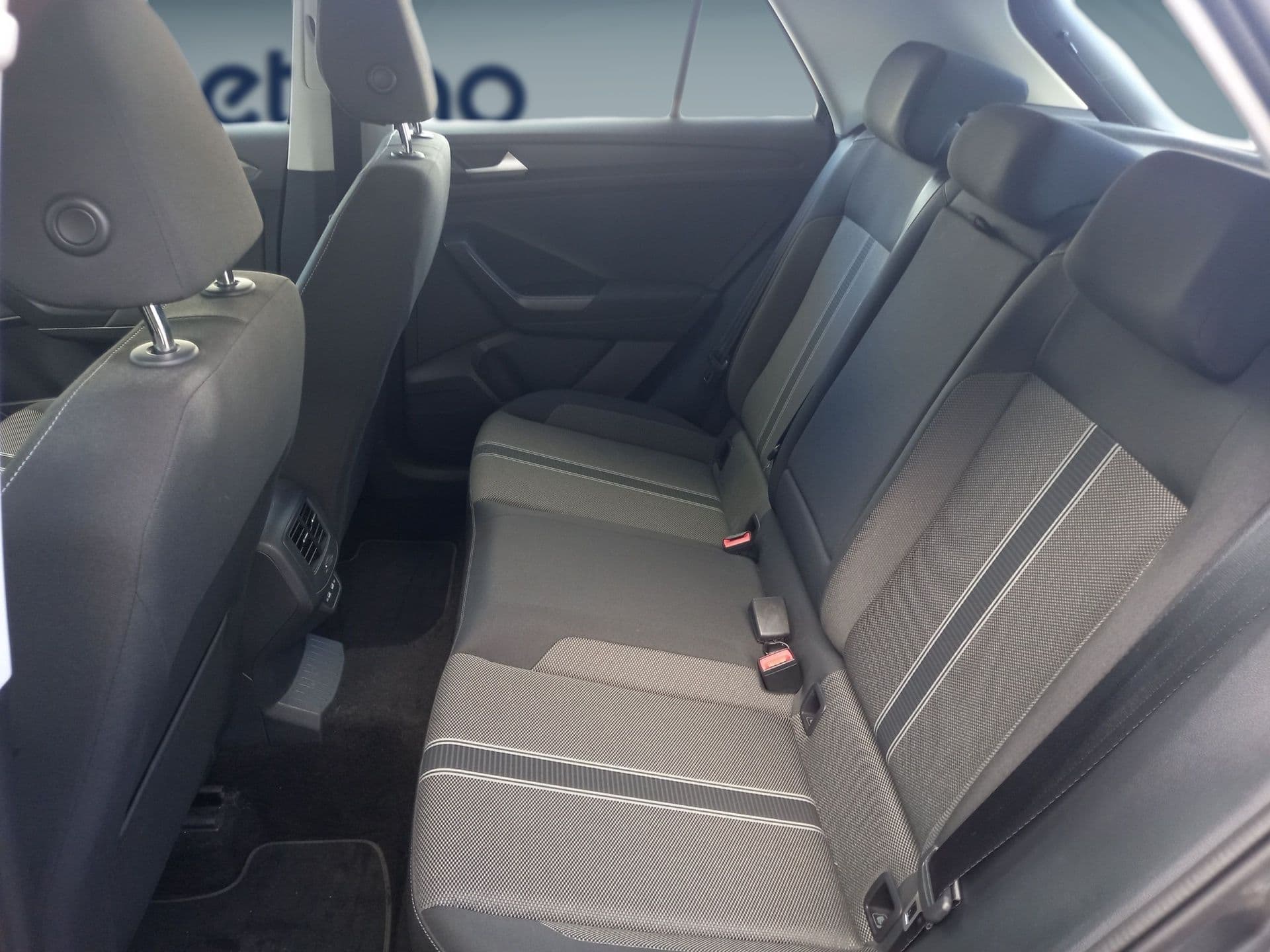 Volkswagen T-Roc - 9