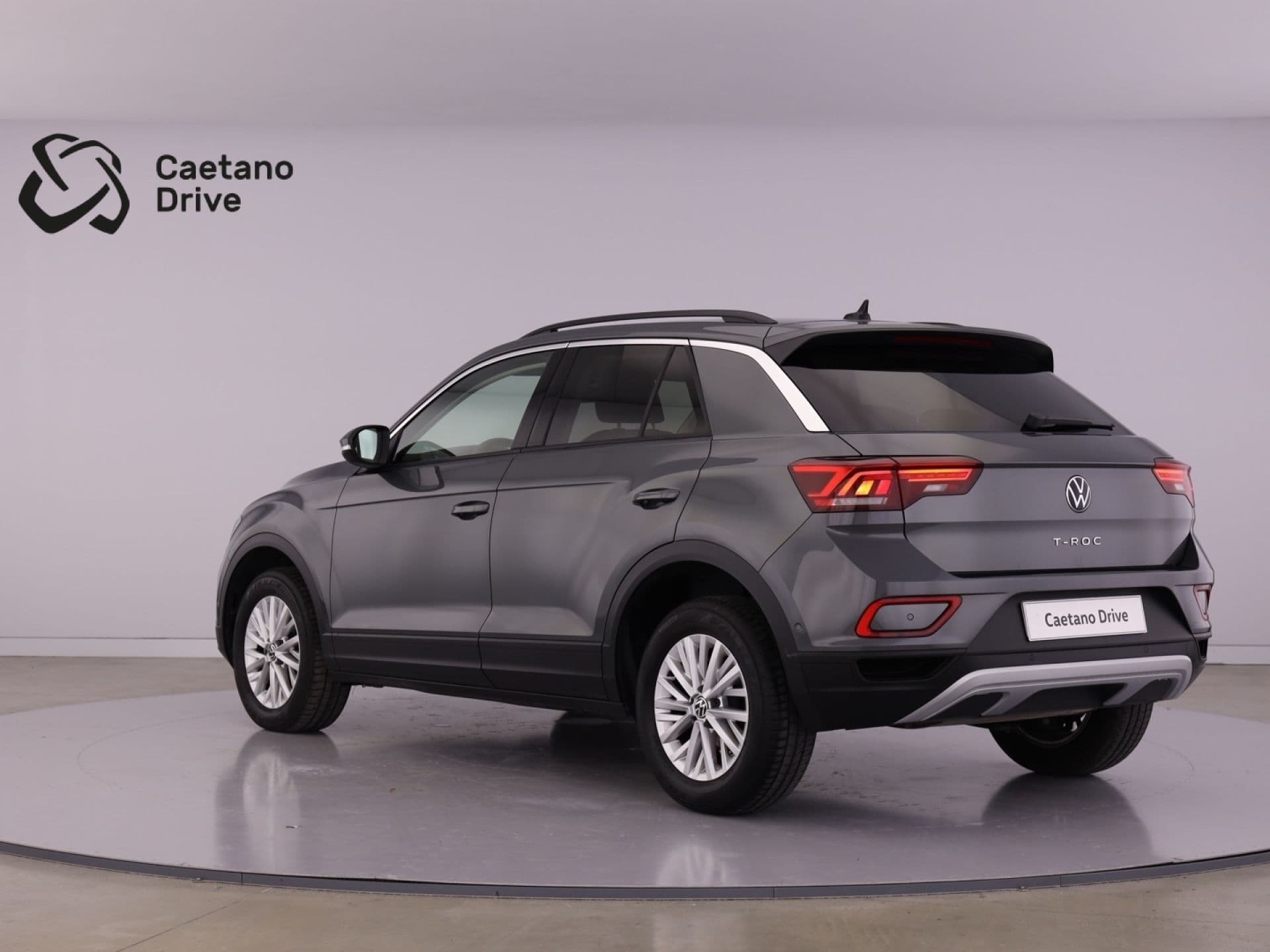 Volkswagen T-Roc - 5