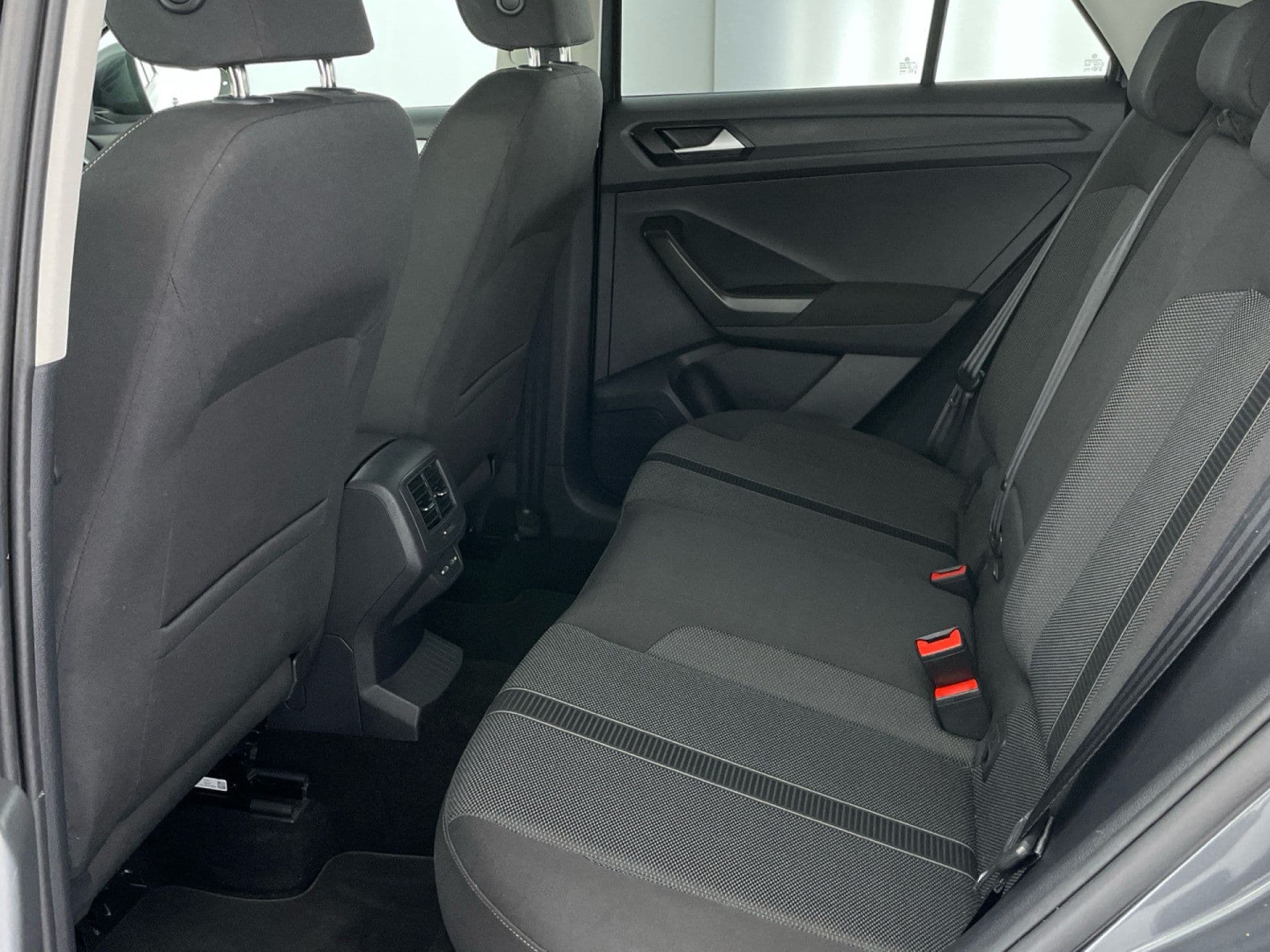 Volkswagen T-Roc - 8