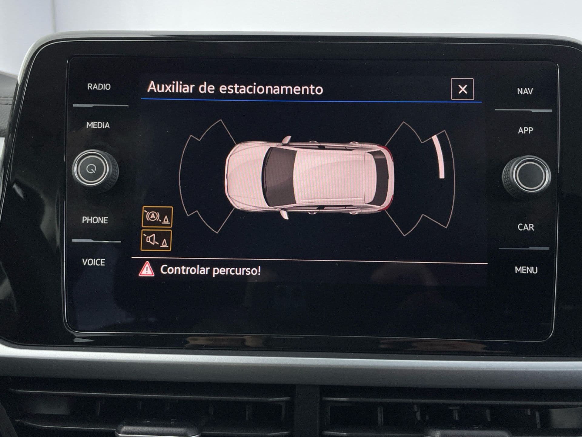 Volkswagen T-Roc - 10