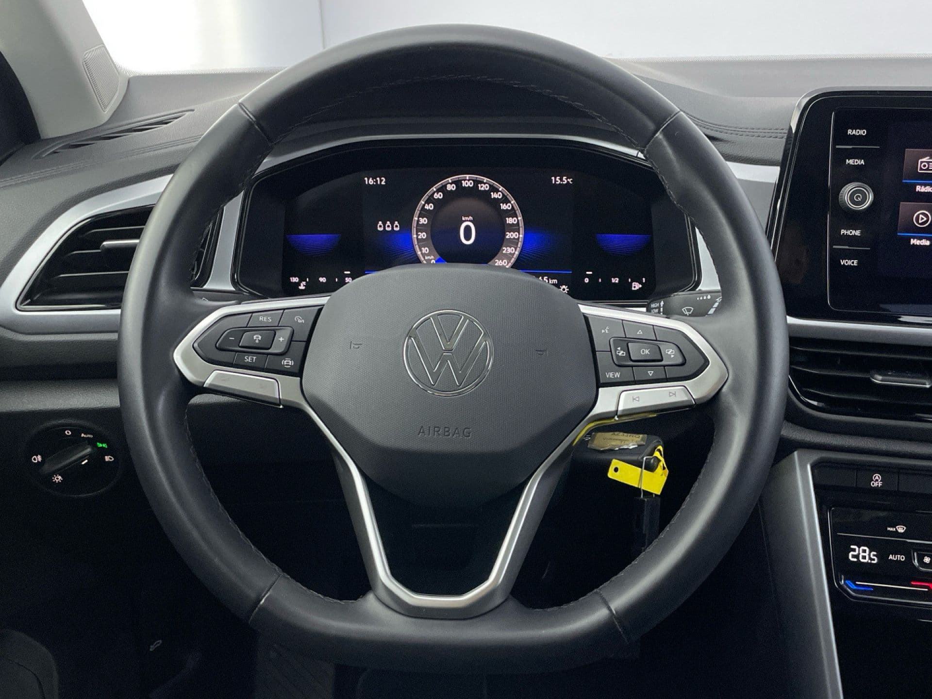 Volkswagen T-Roc - 12