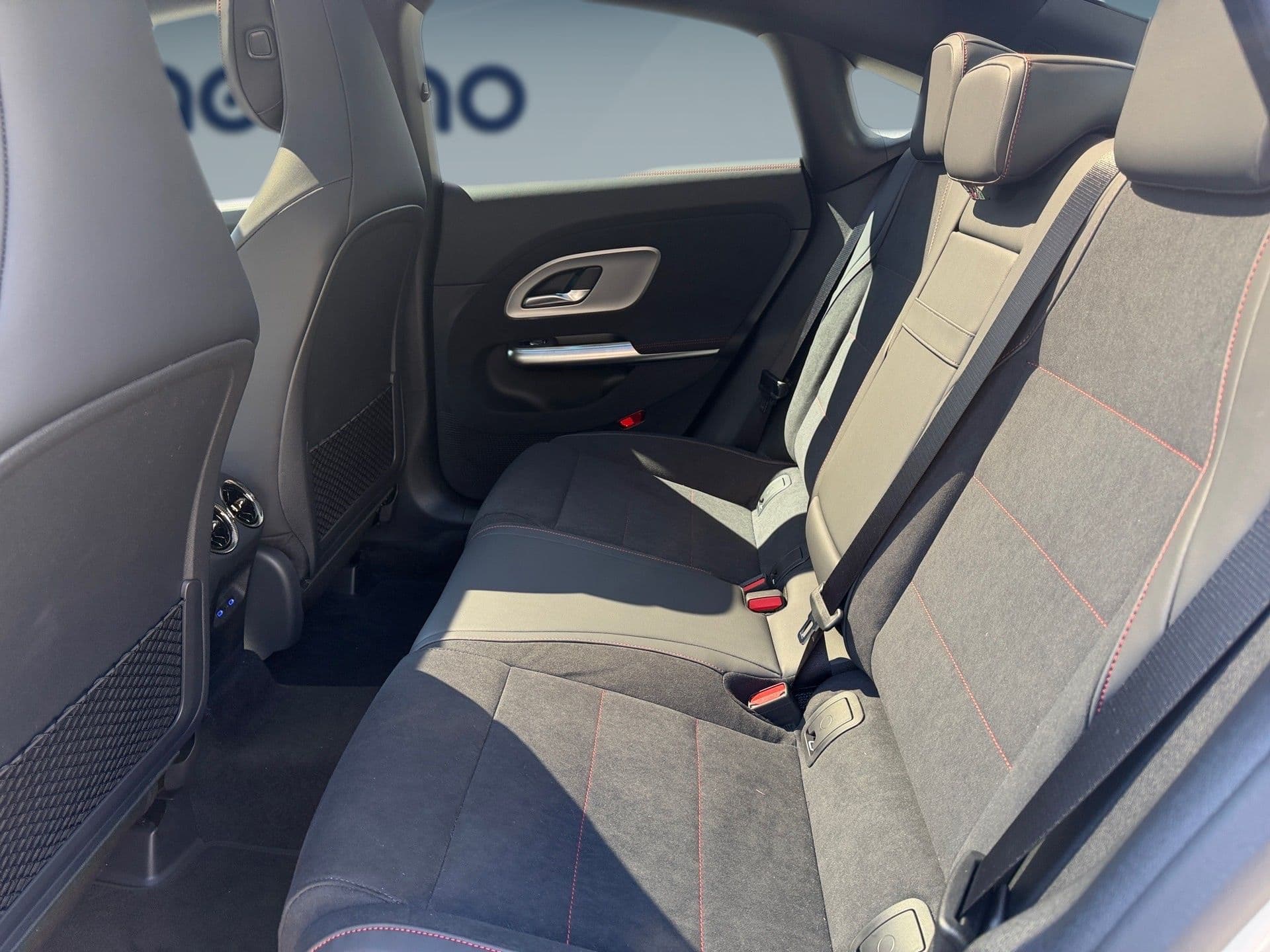 Mercedes-Benz CLA - 10