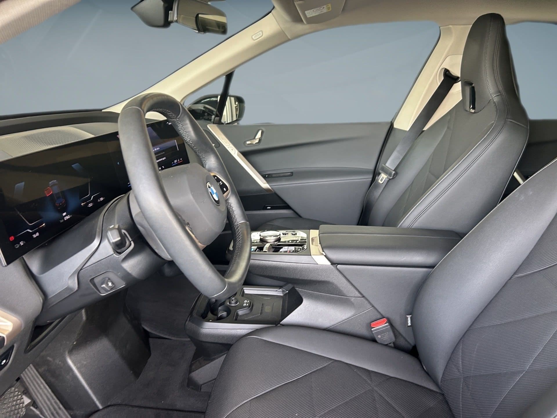 BMW iX - 8