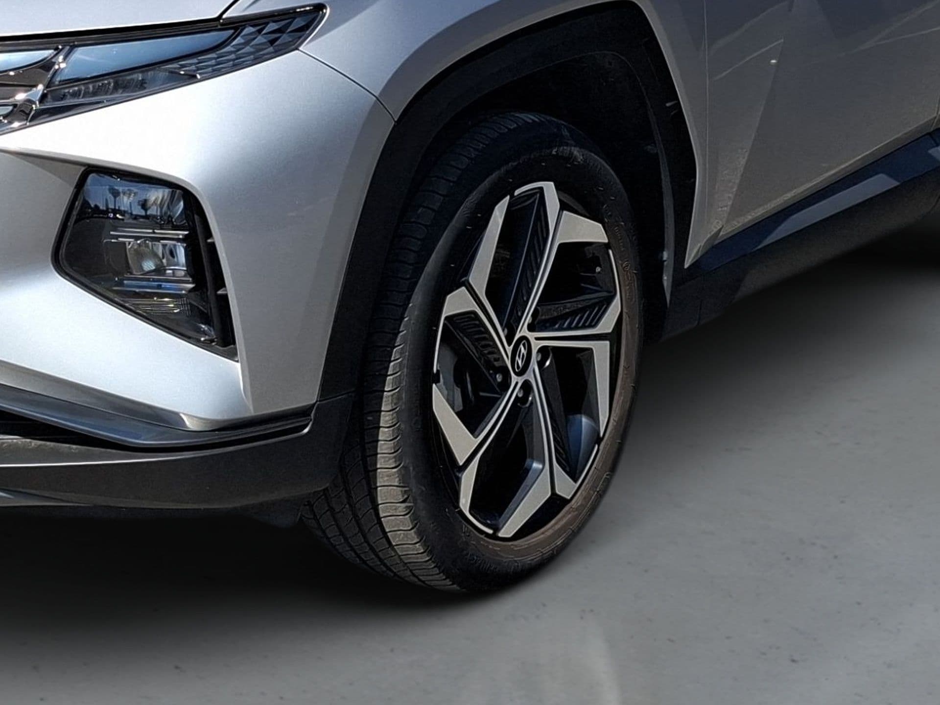 Hyundai Tucson - 2