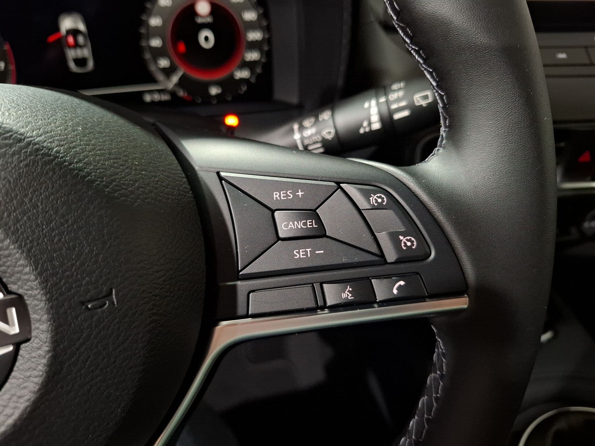 Nissan JUKE - 10