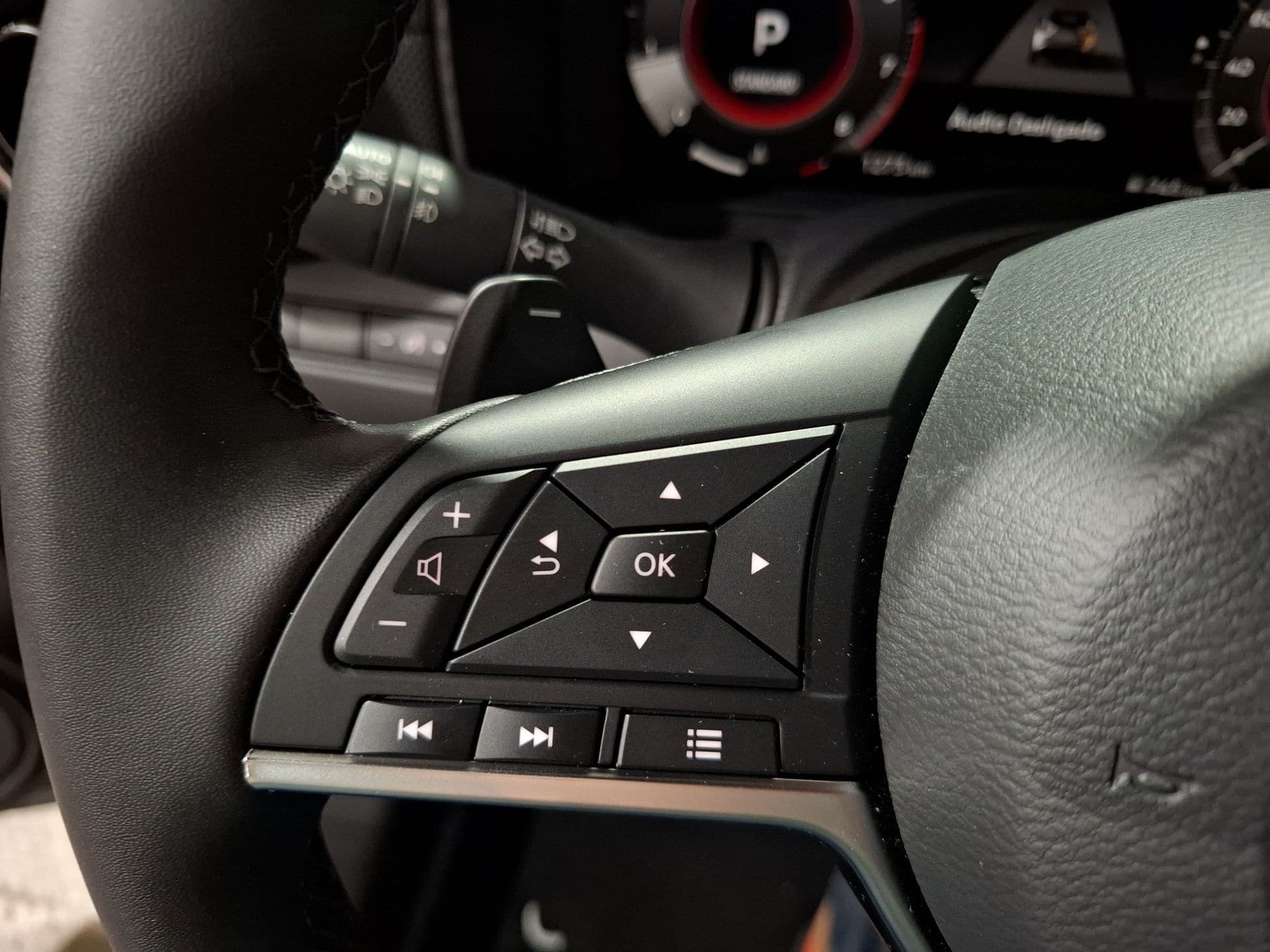 Nissan JUKE - 11