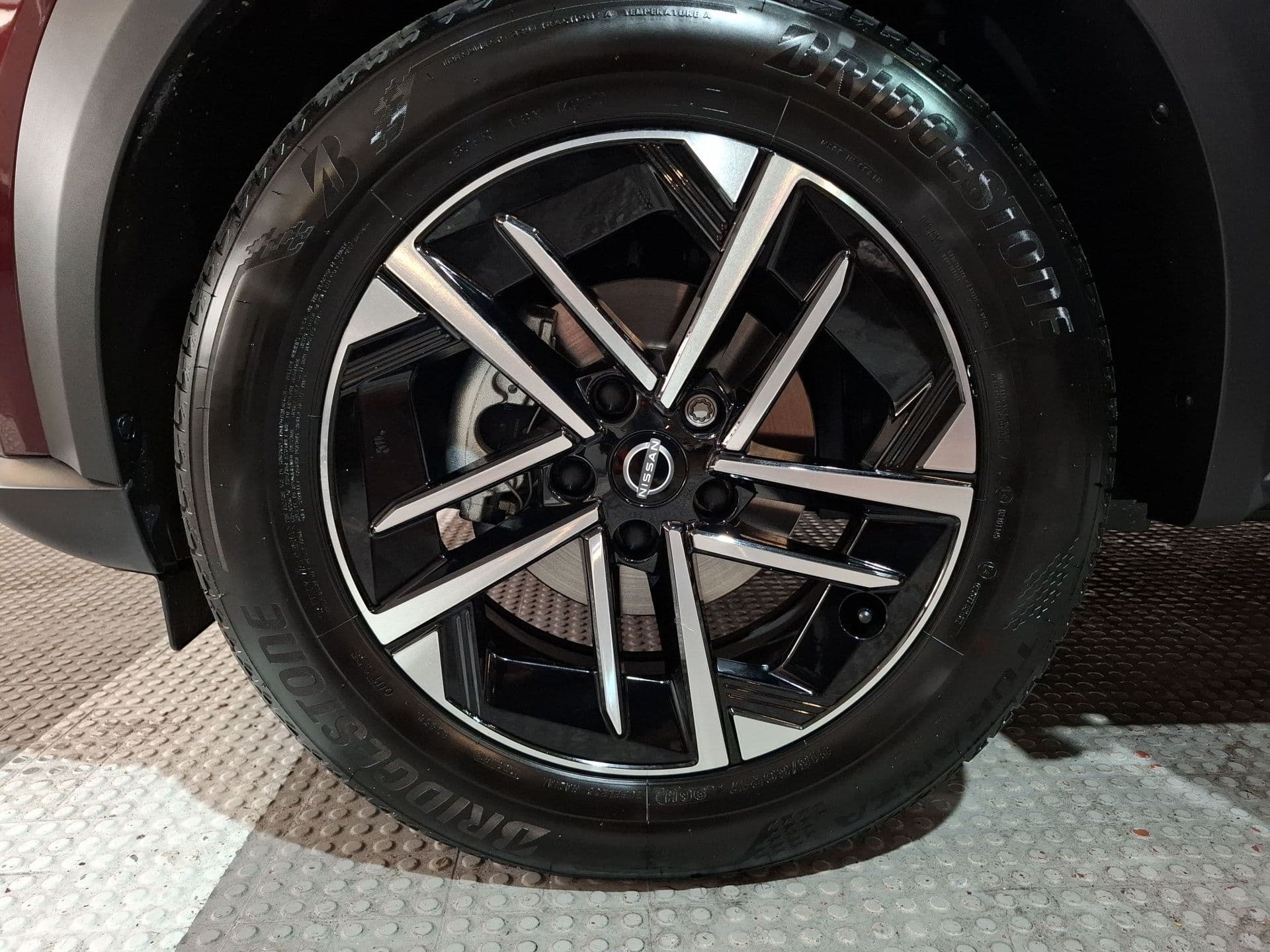 Nissan JUKE - 12