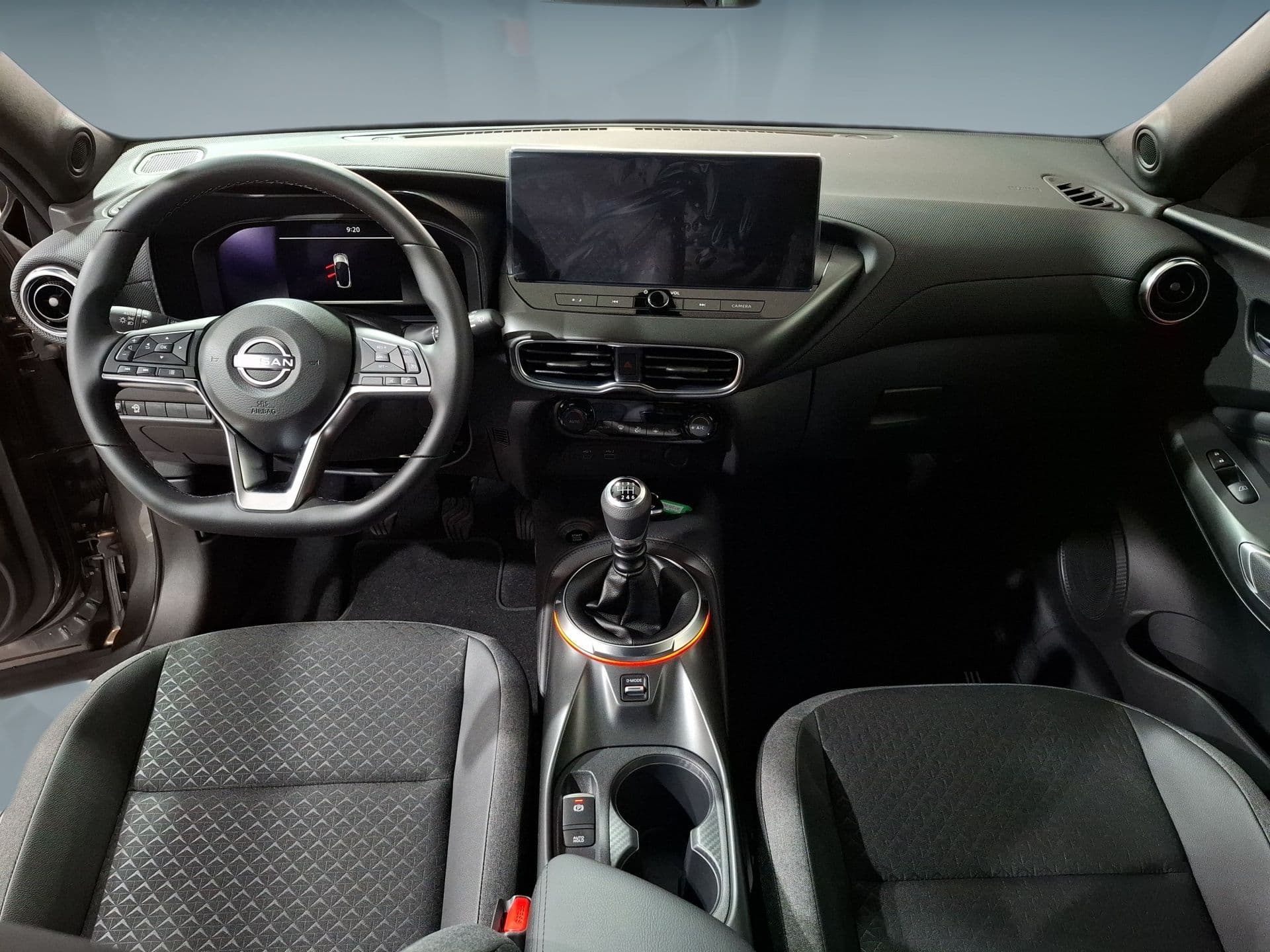 Nissan JUKE - 11