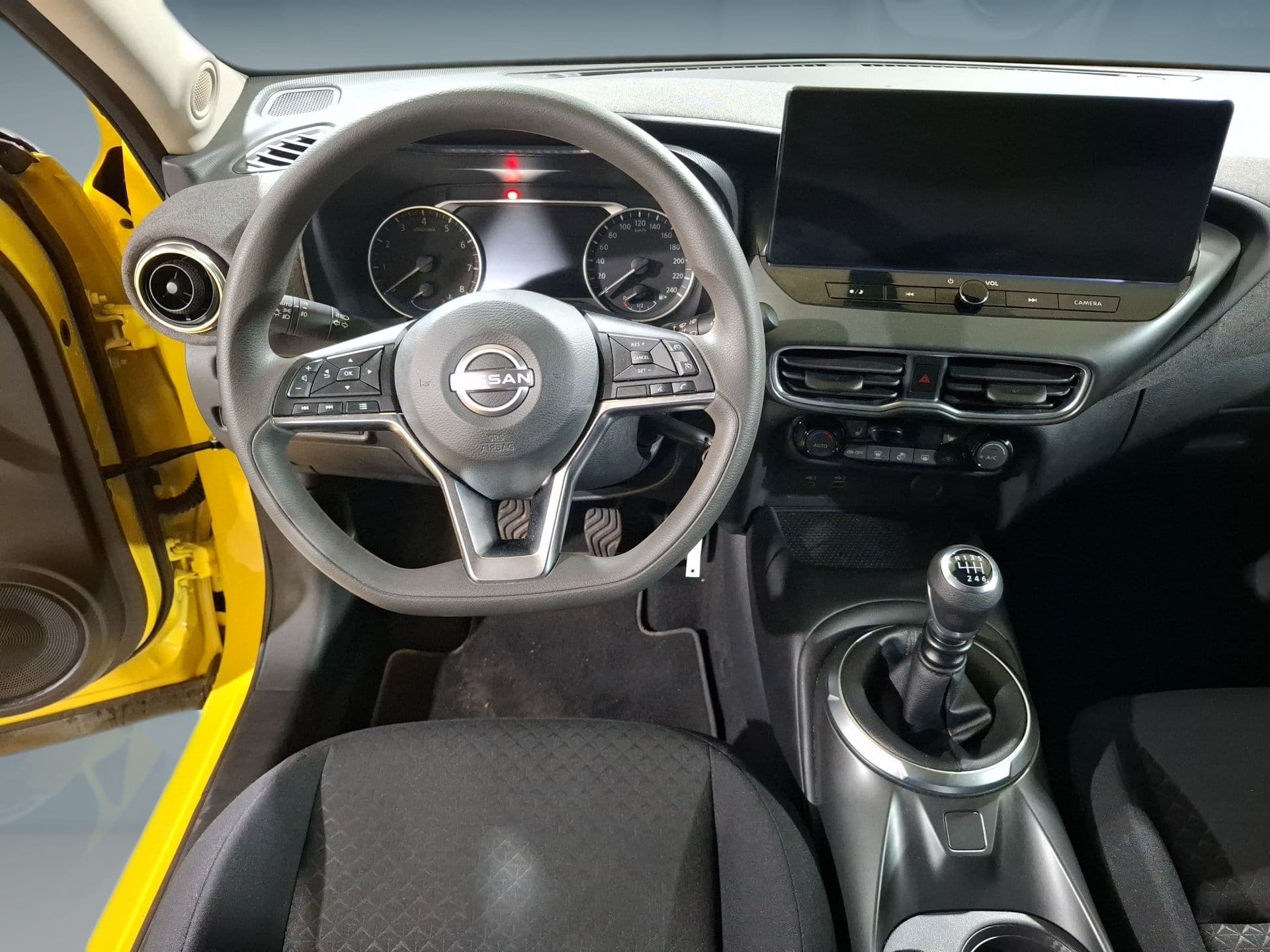 Nissan JUKE - 11