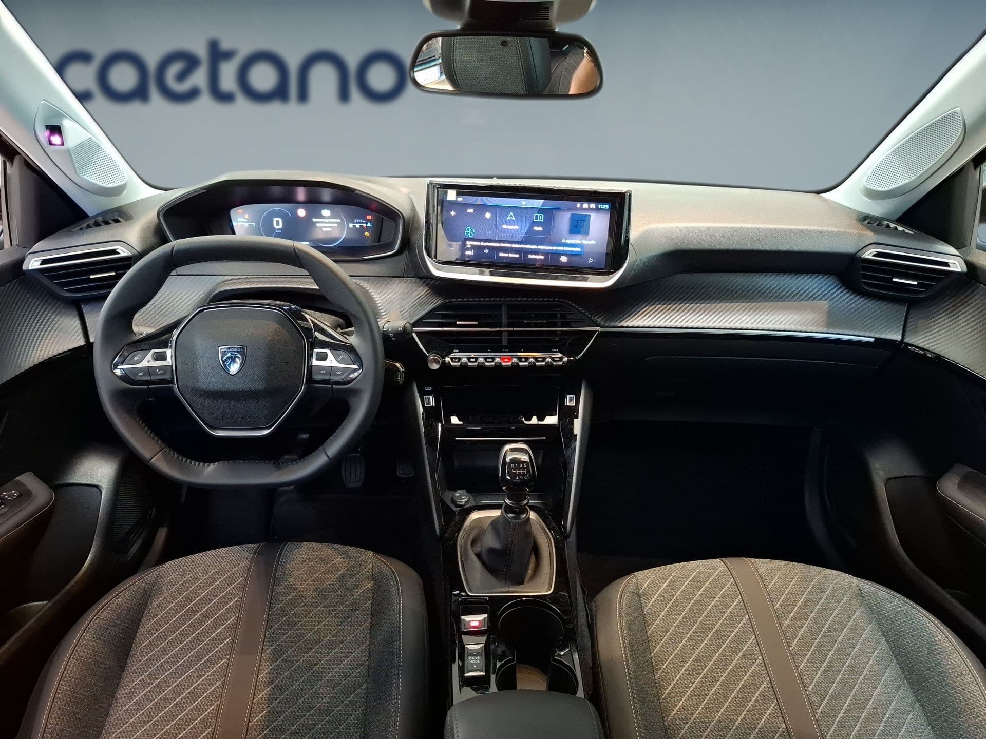 Peugeot 208 - 8