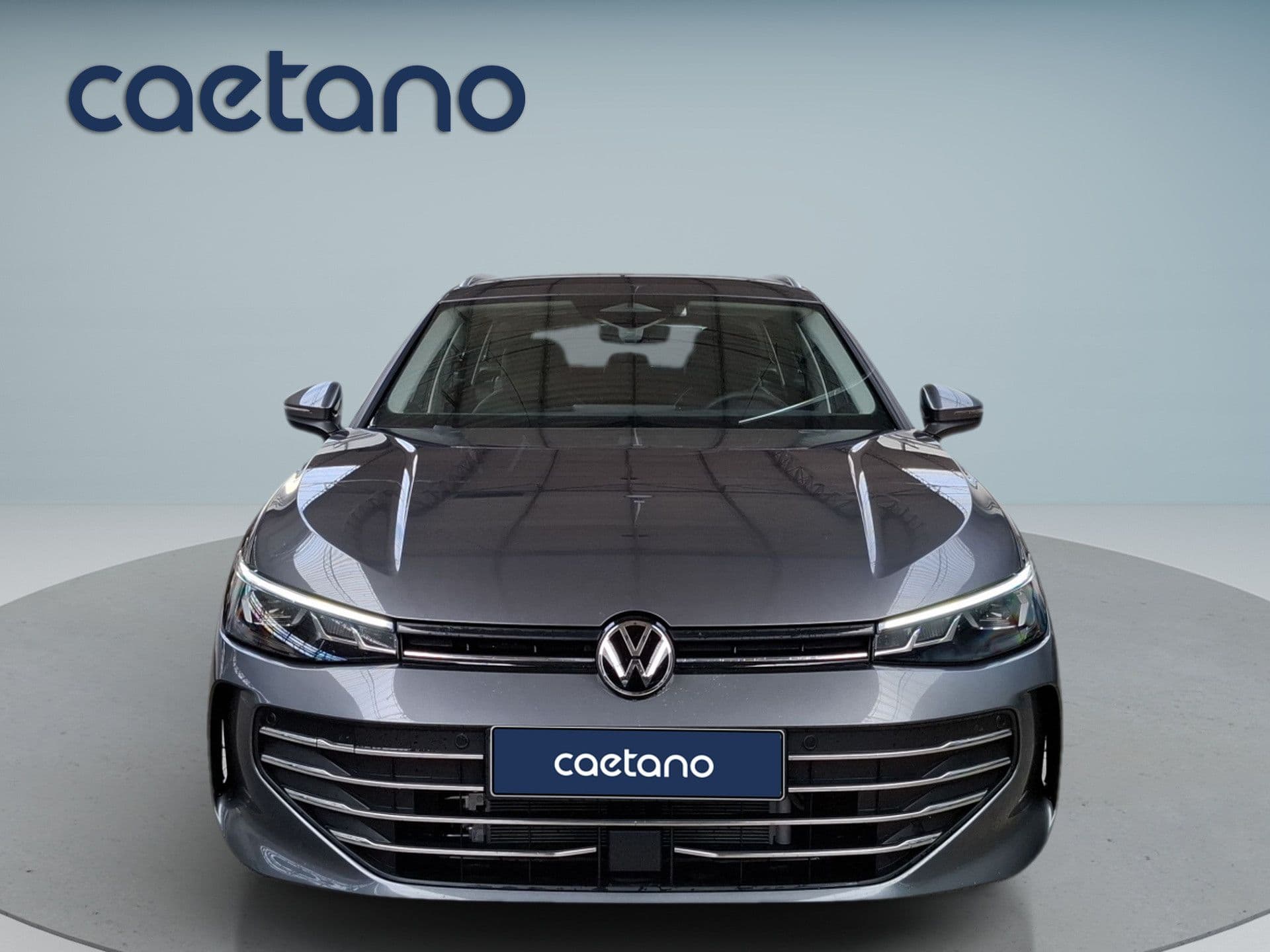 Volkswagen Passat - 4