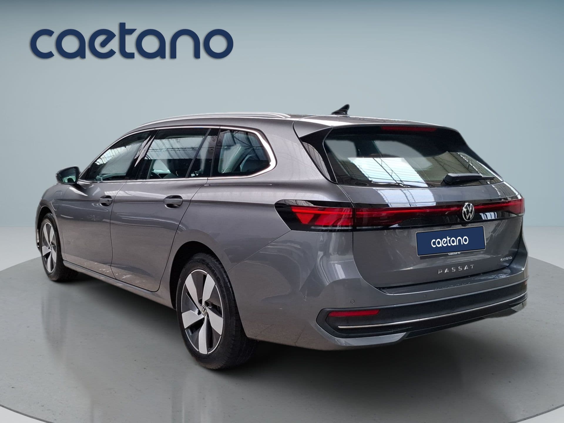 Volkswagen Passat - 8