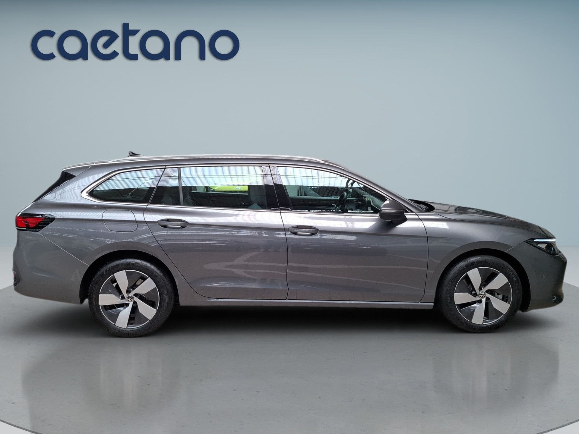 Volkswagen Passat - 10