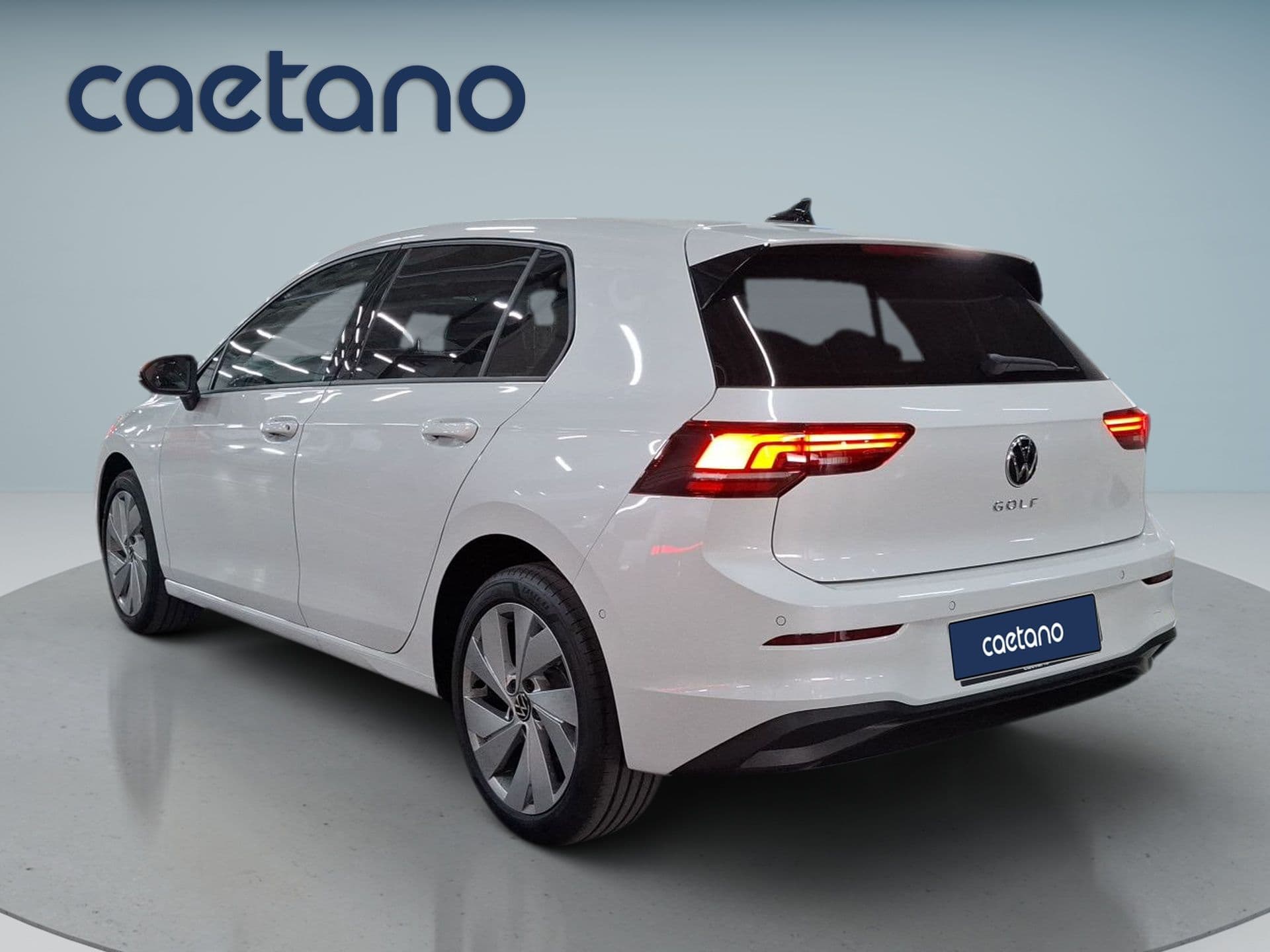 Volkswagen Golf - 2