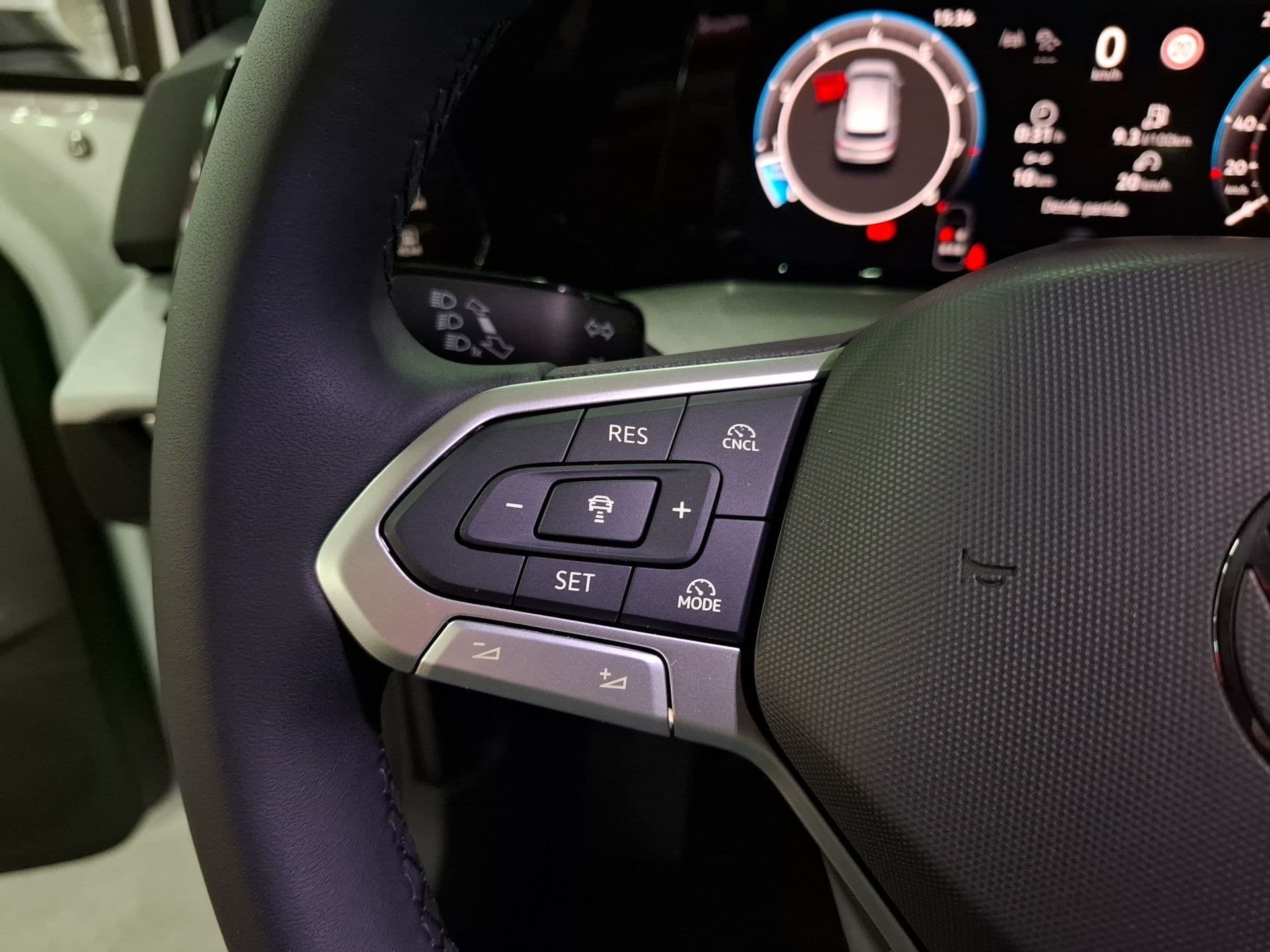Volkswagen Golf - 12