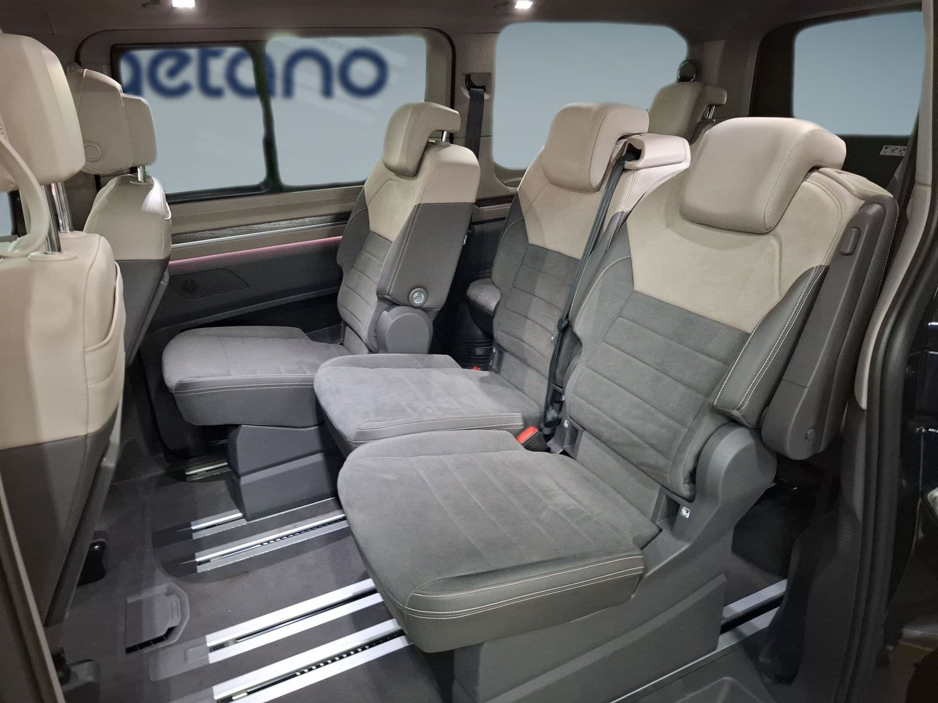 Volkswagen Multivan - 9