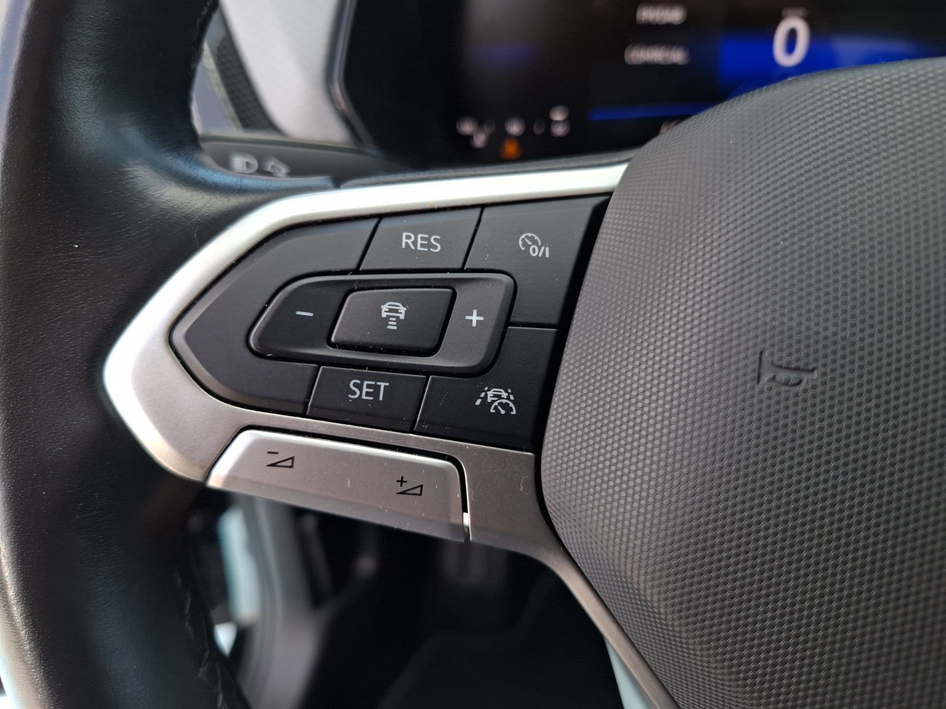 Volkswagen T-Cross - 10