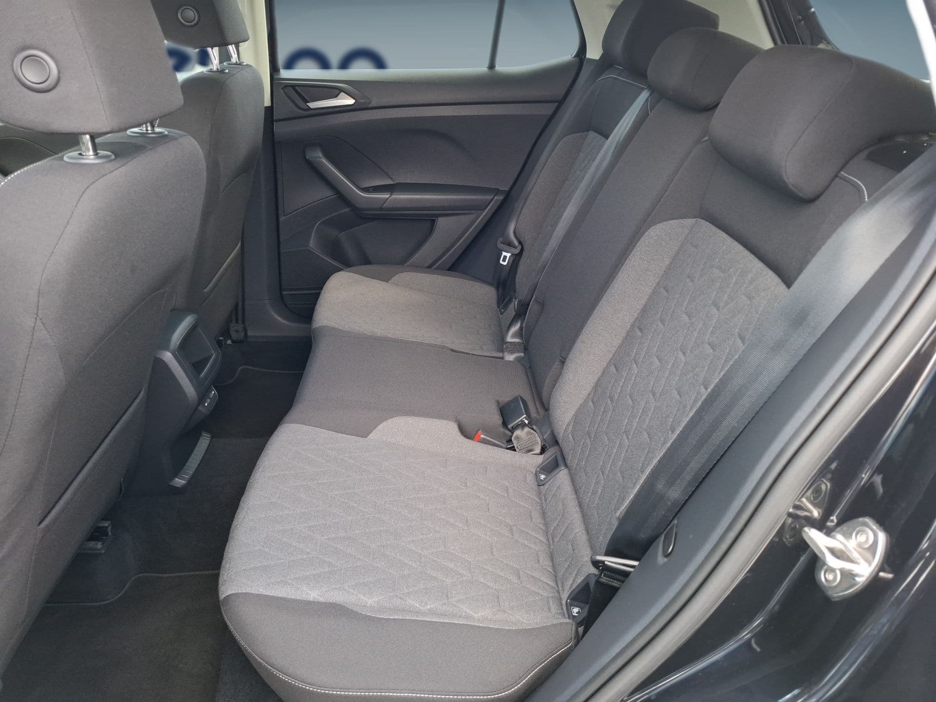Volkswagen T-Cross - 11