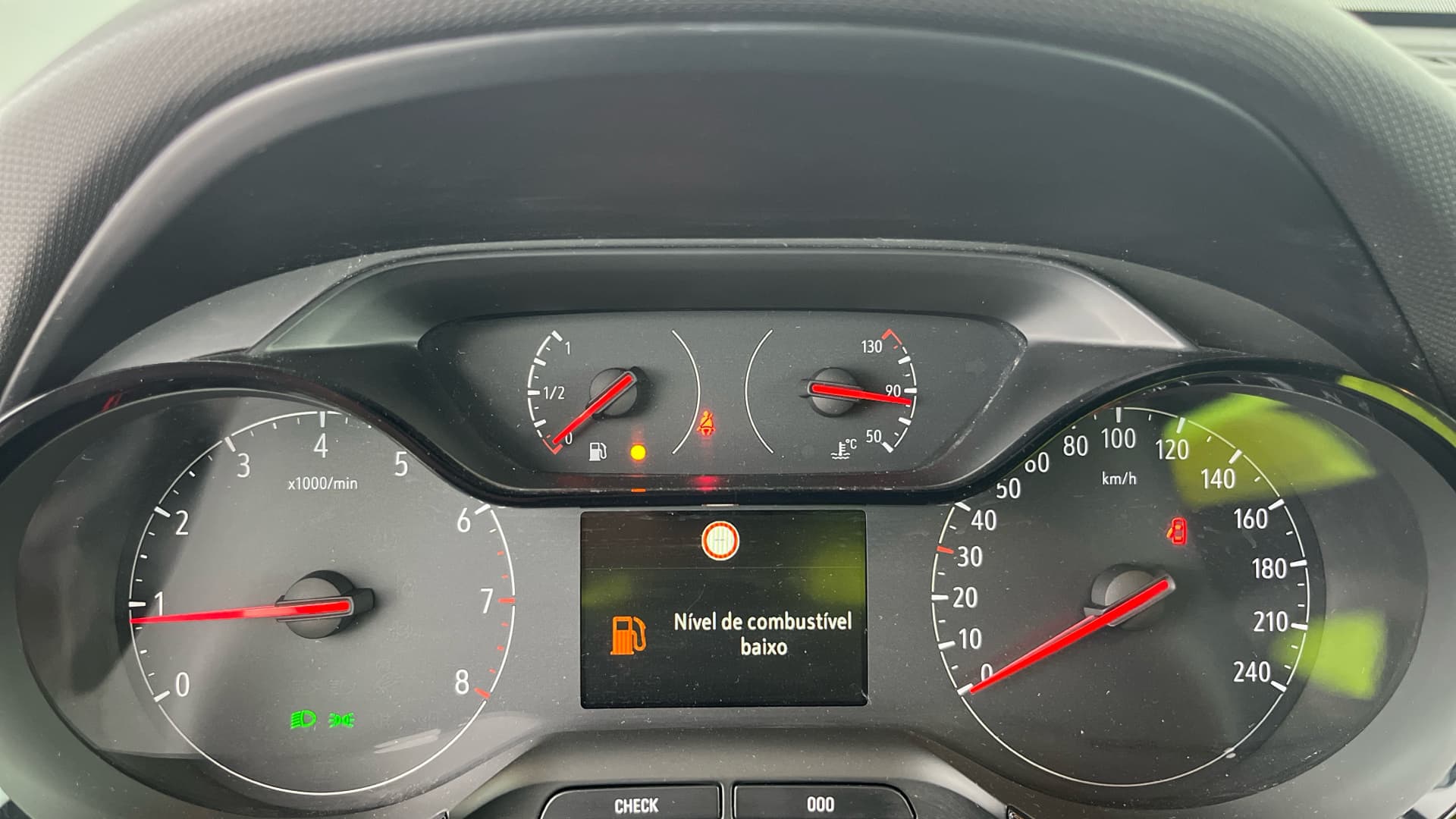 Opel Crossland X - 9