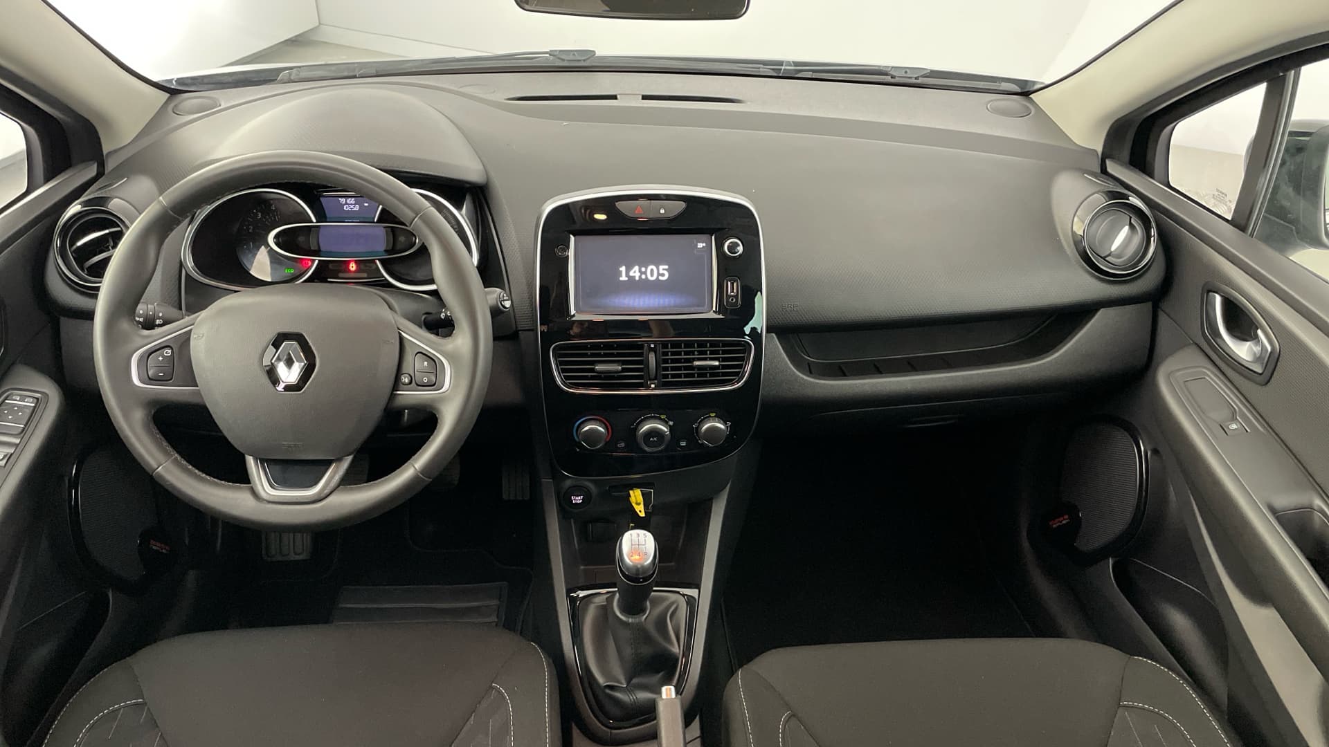 Renault Clio - 10