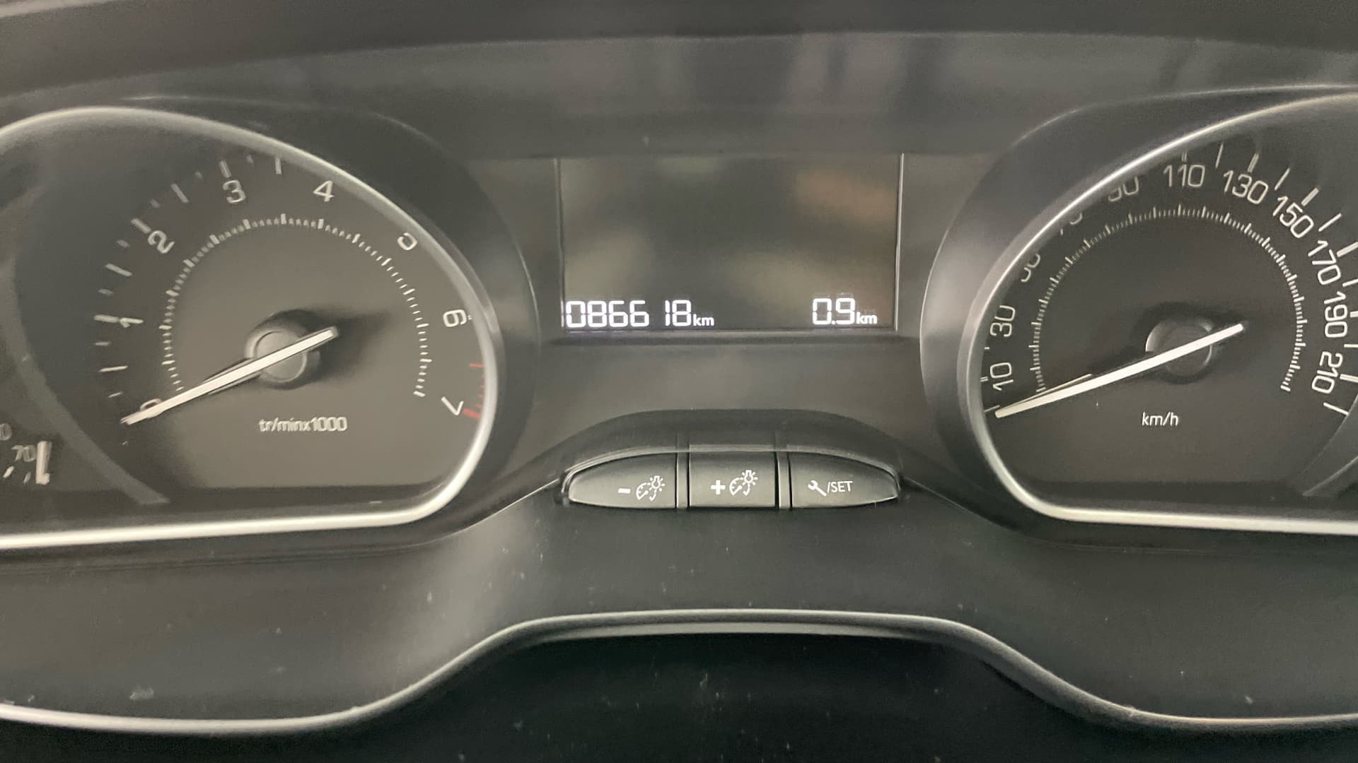 Peugeot 208 - 9