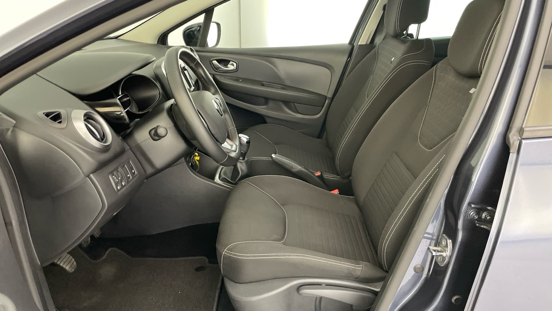 Renault Clio - 11