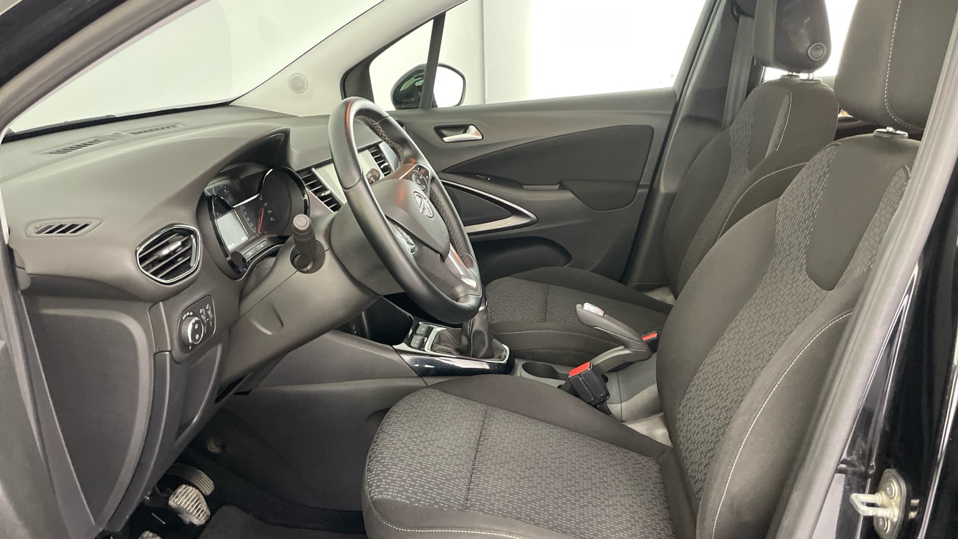 Opel Crossland X - 11