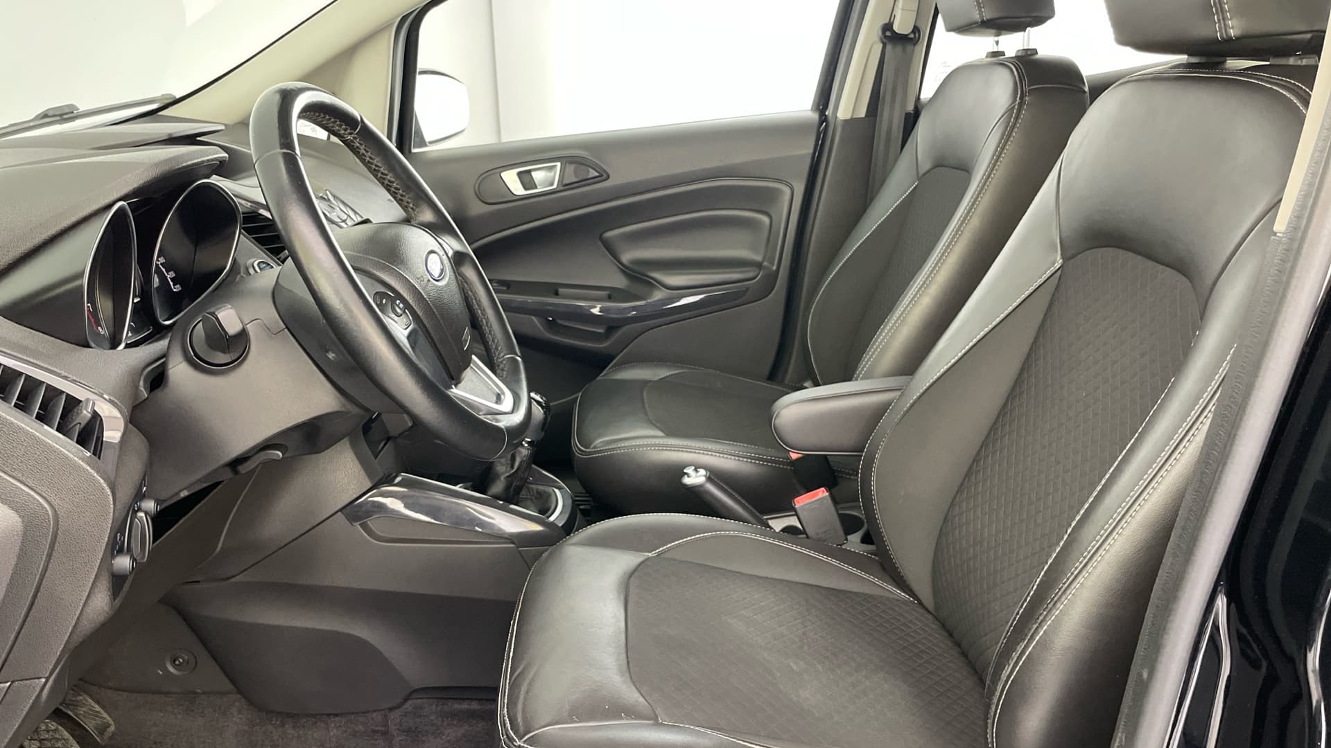 Ford EcoSport - 11