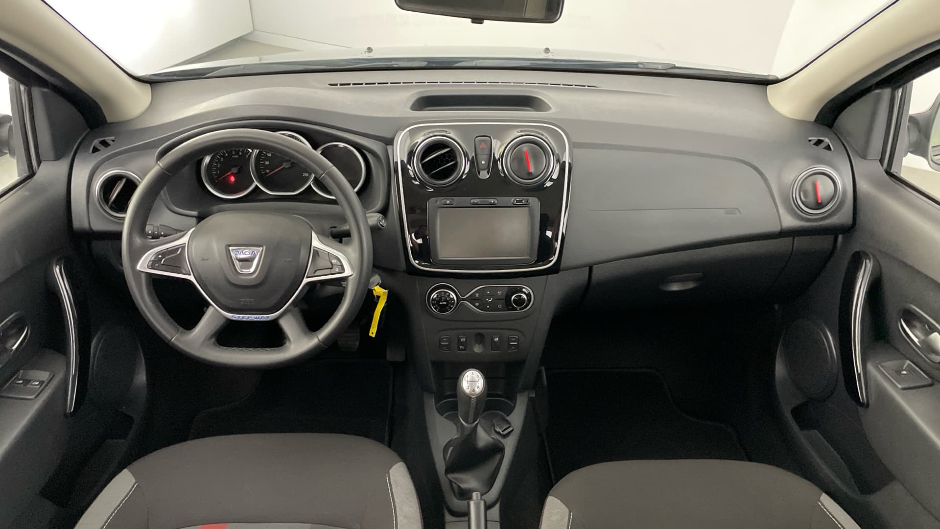 Dacia Sandero - 10