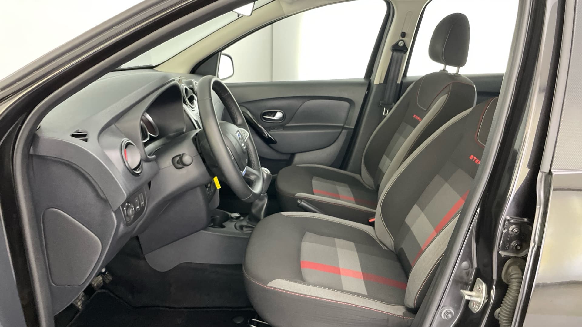 Dacia Sandero - 11