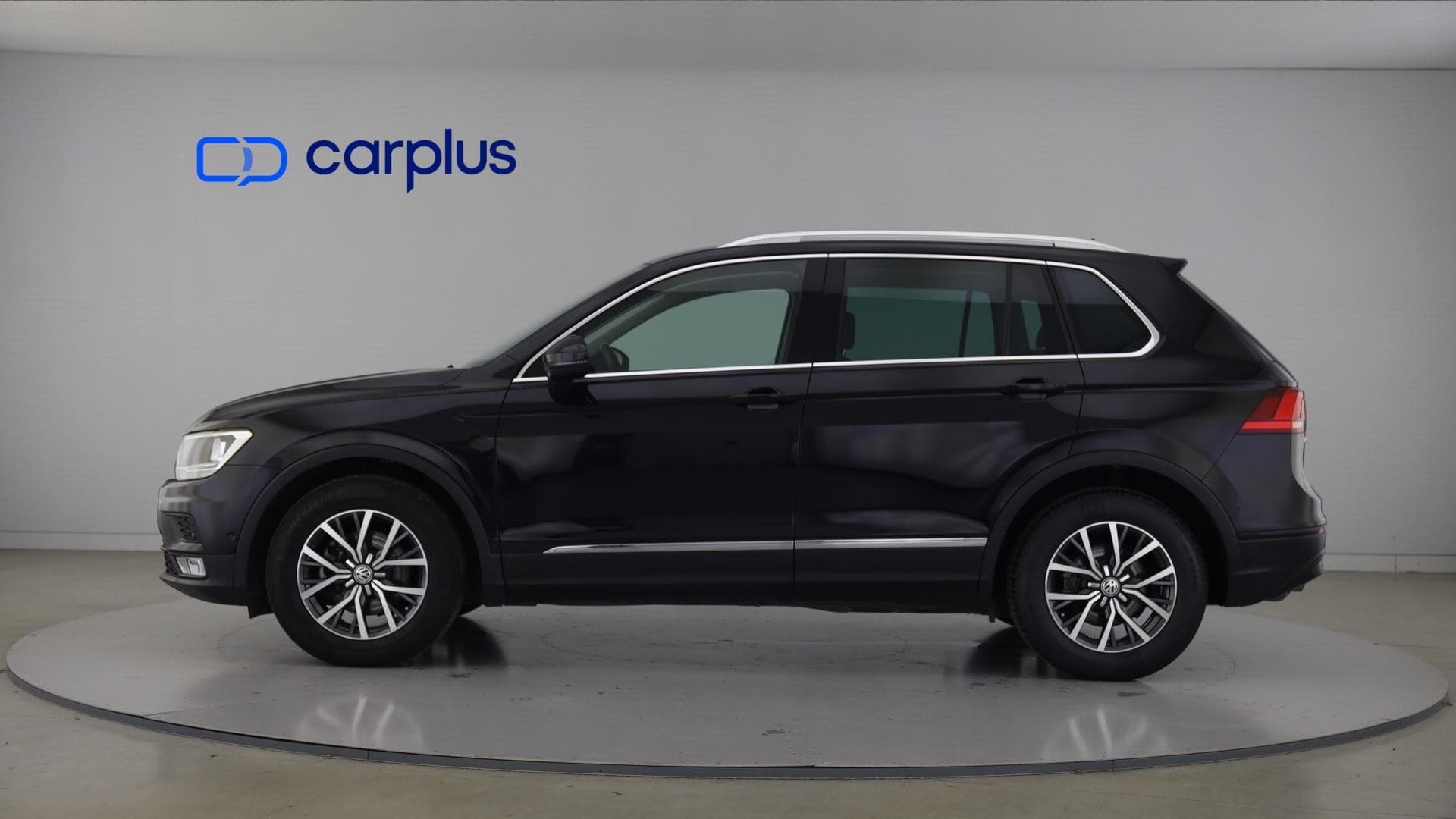Volkswagen Tiguan - 4