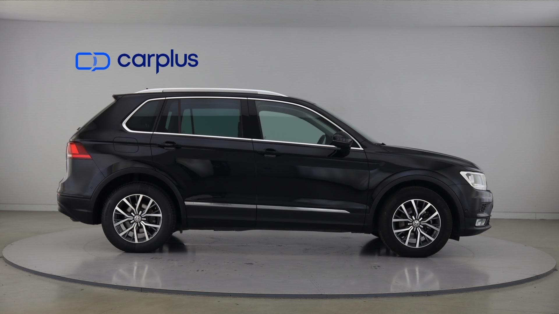 Volkswagen Tiguan - 7