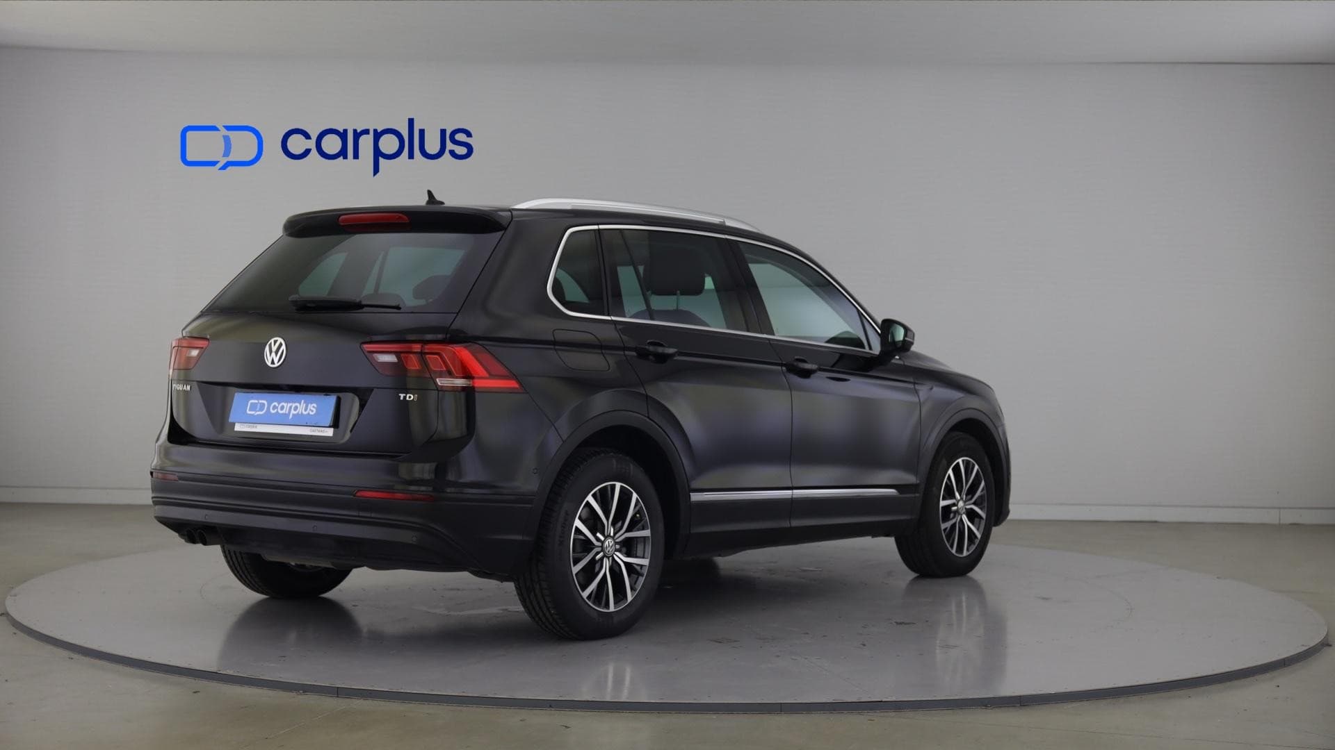 Volkswagen Tiguan - 8