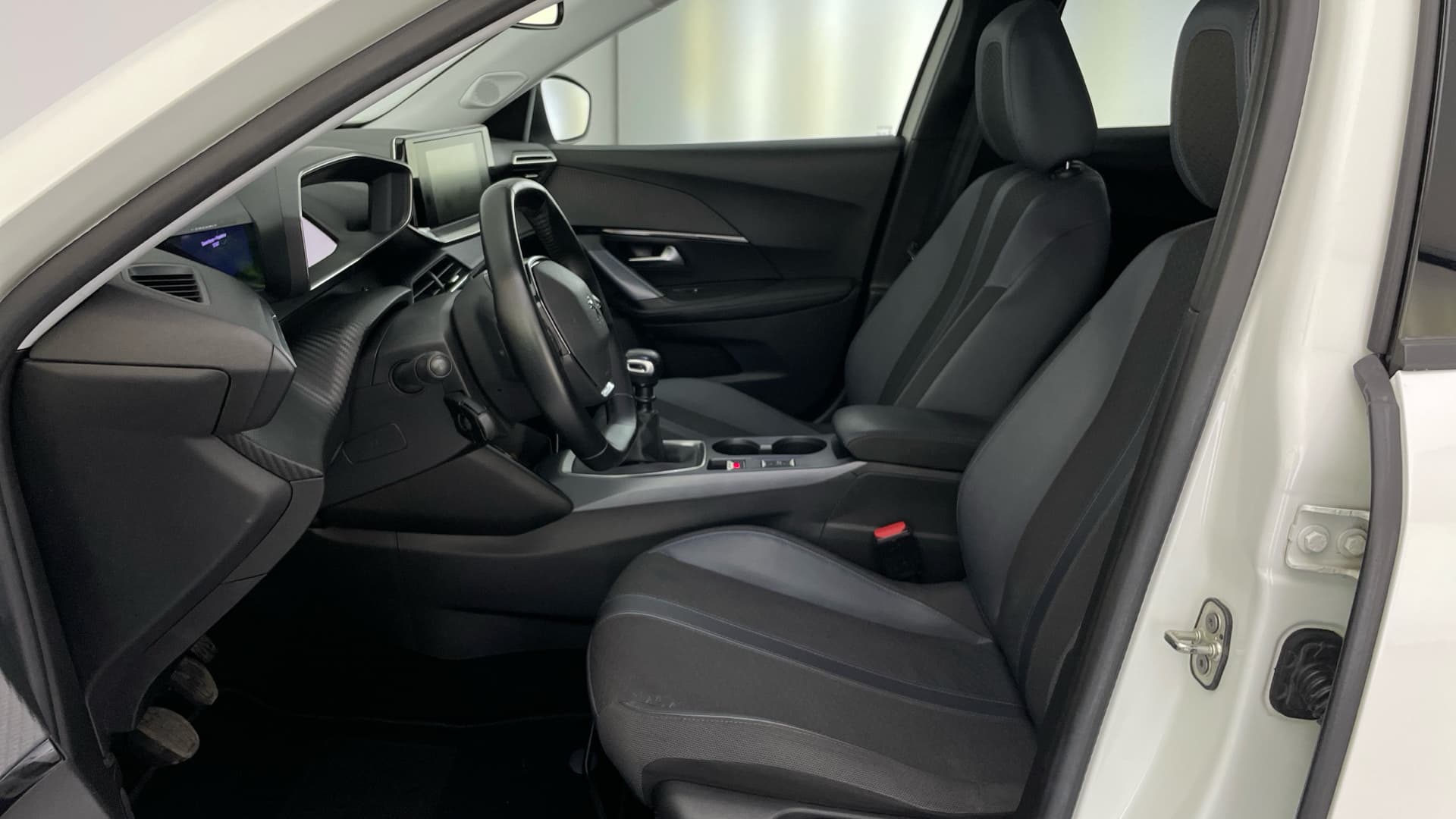 Peugeot 2008 - 11