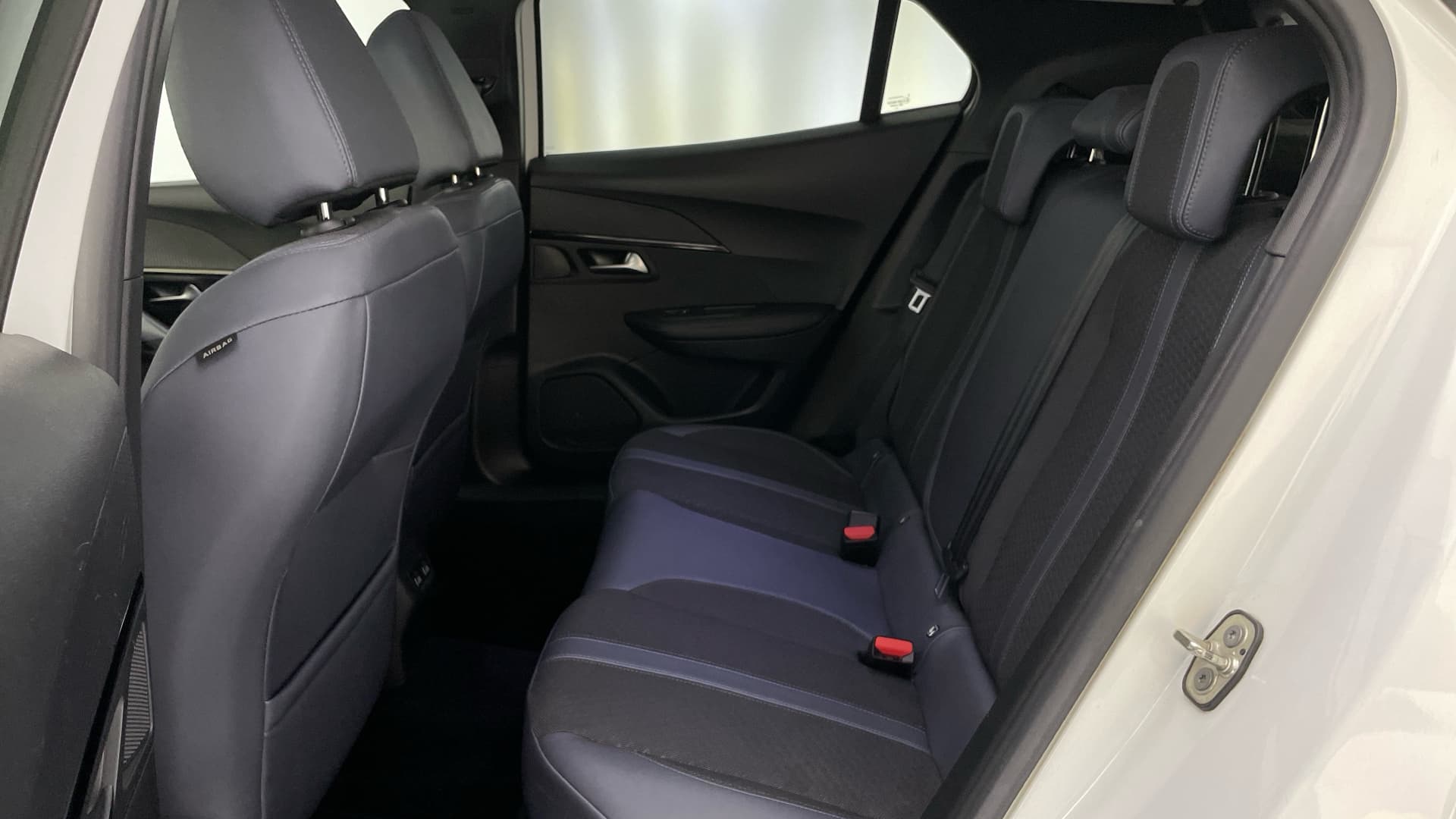 Peugeot 2008 - 12