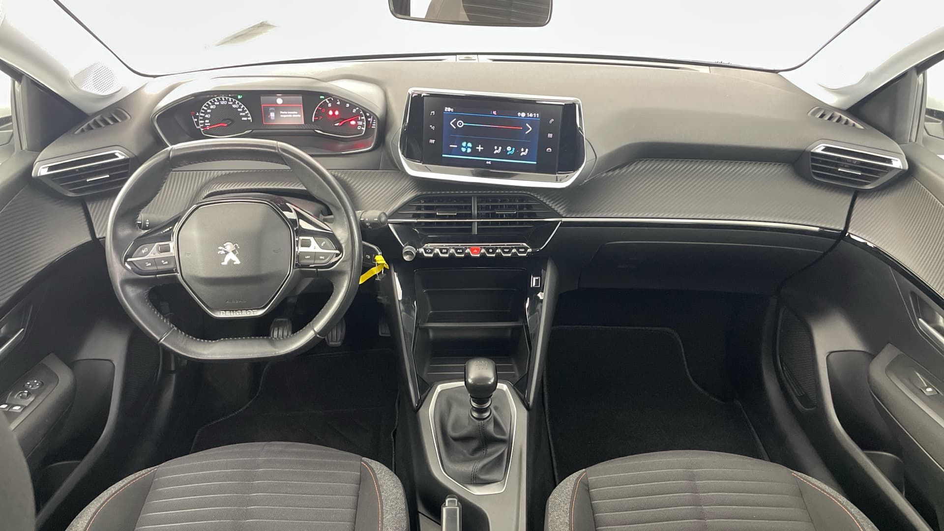 Peugeot 208 - 10