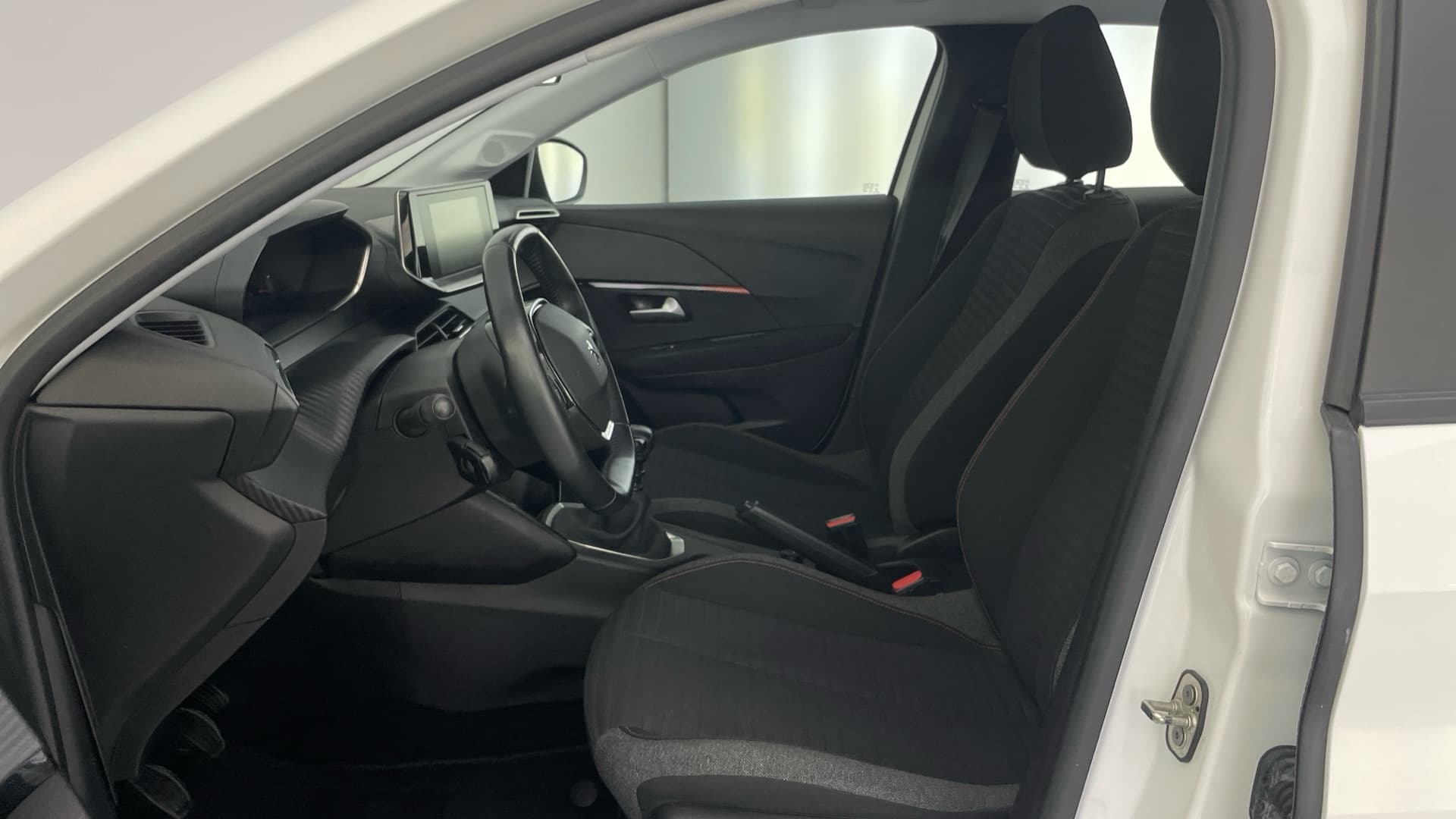 Peugeot 208 - 11