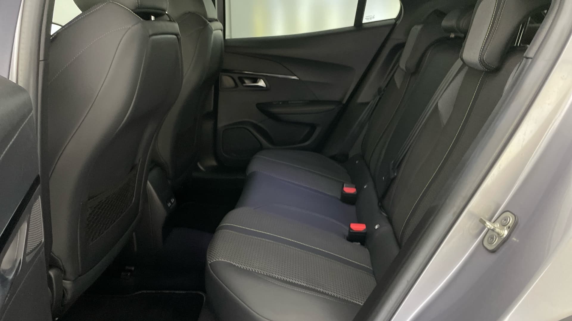Peugeot 2008 - 12