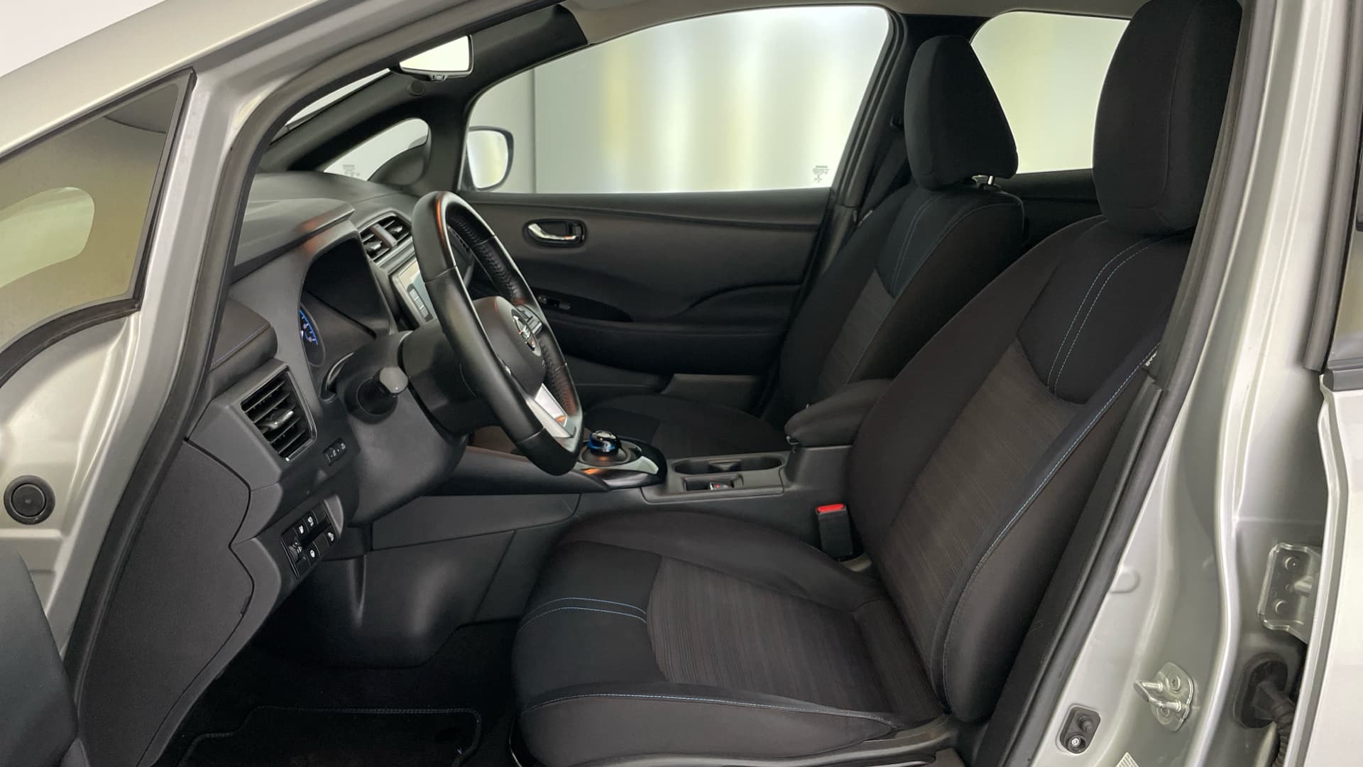 Nissan LEAF - 11