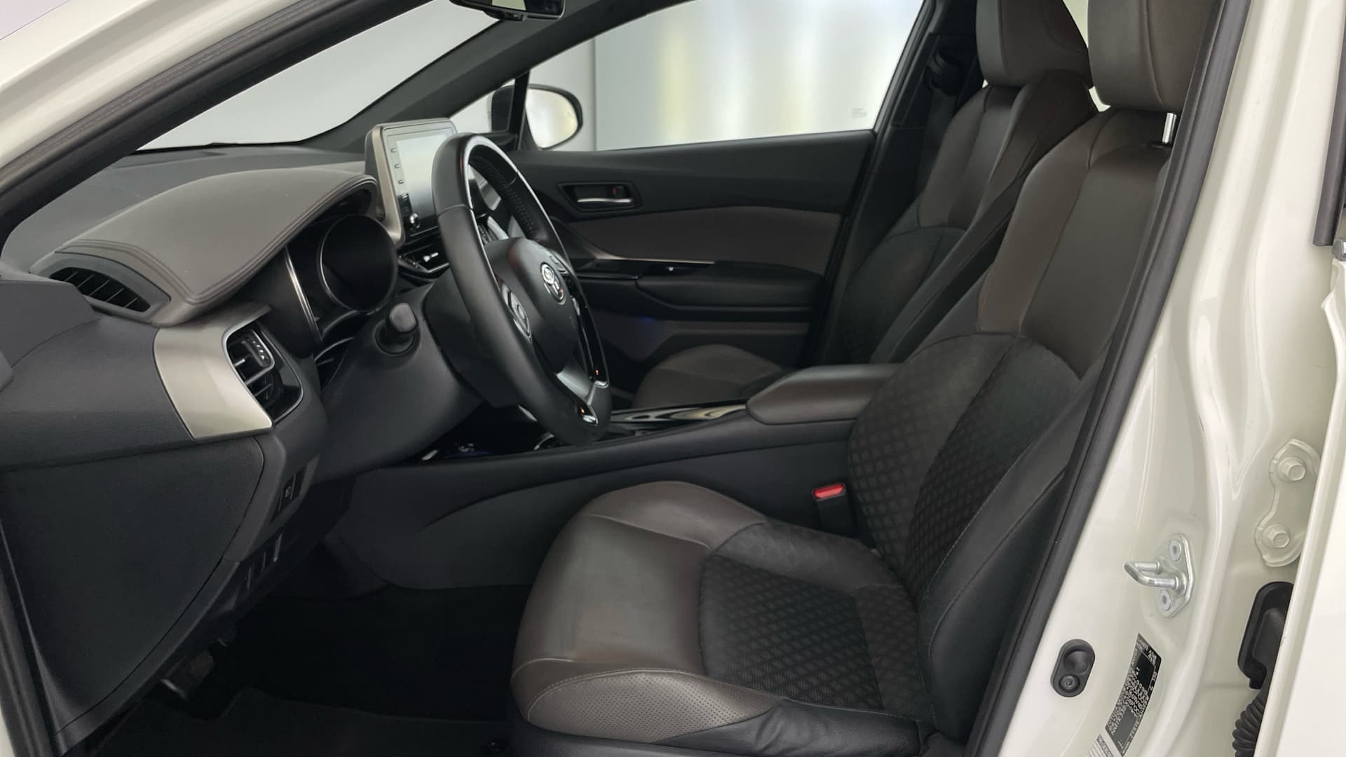 Toyota C-HR - 11