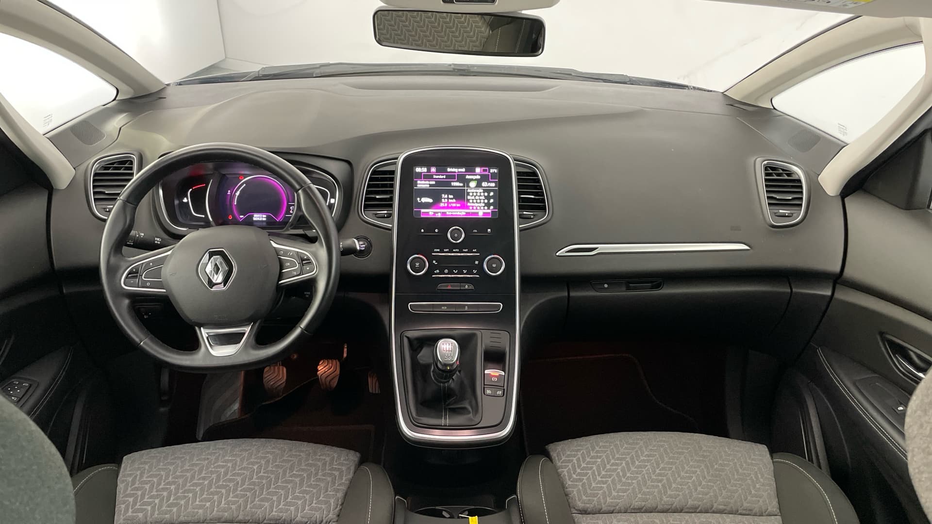 Renault Grand Scenic - 10