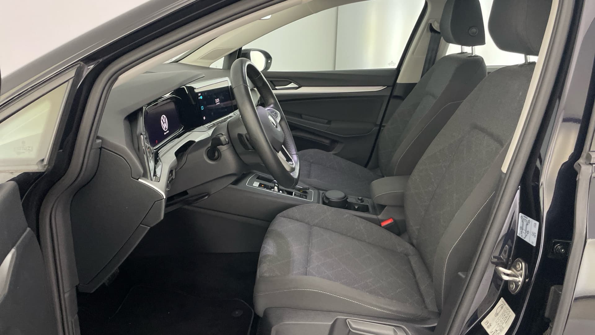 Volkswagen Golf - 11