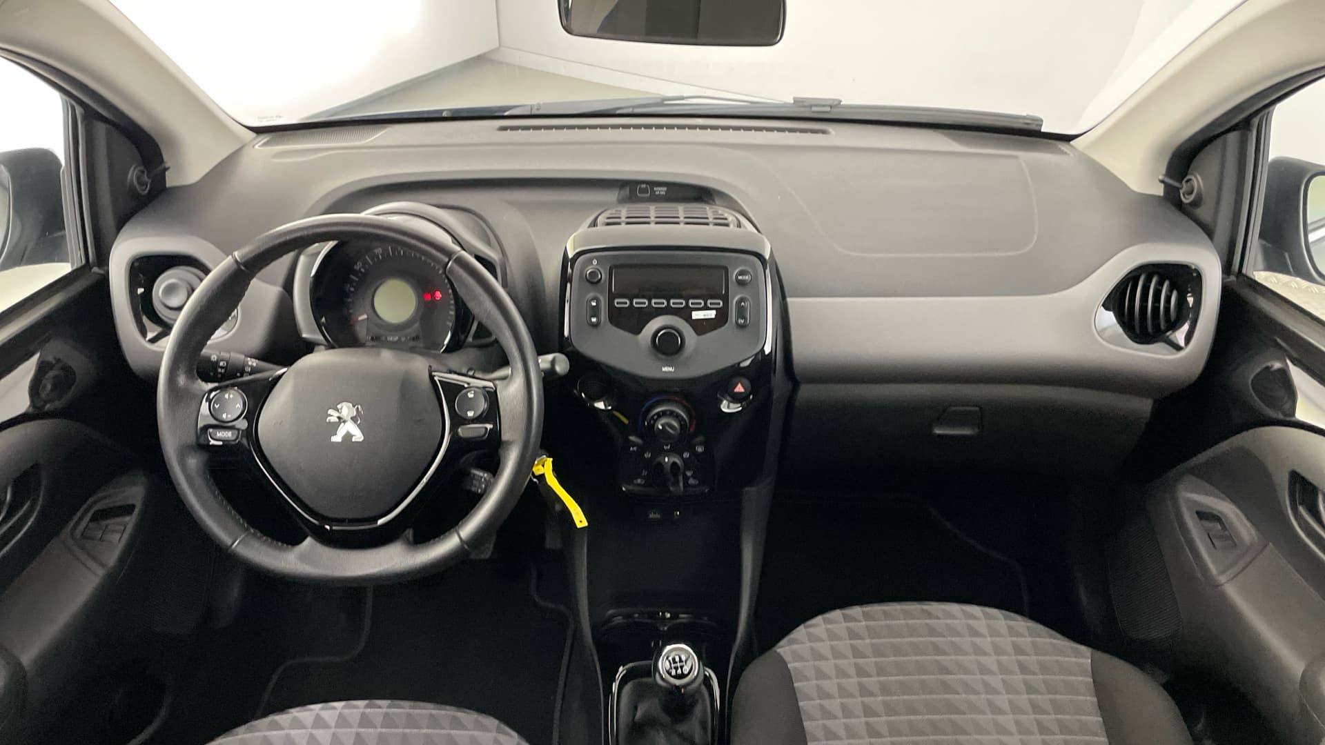 Peugeot 108 - 10