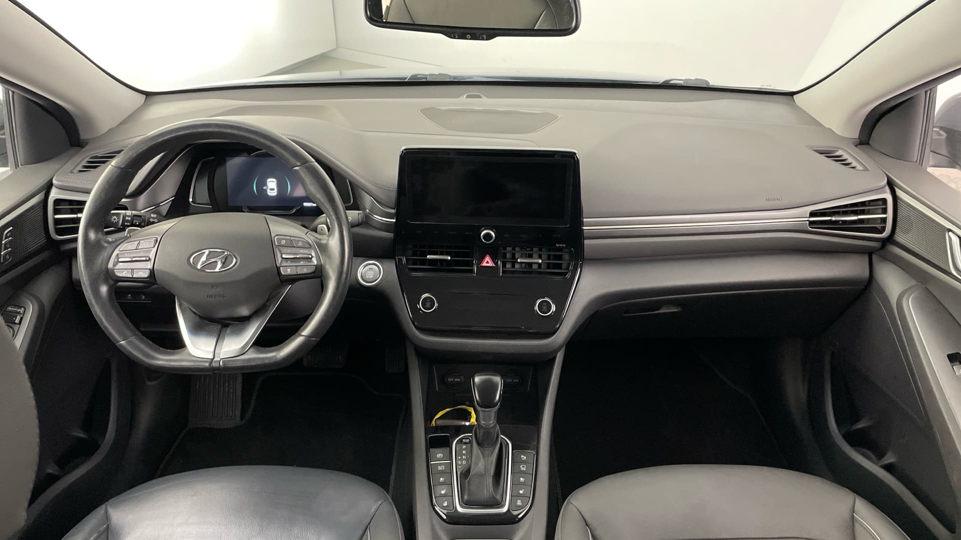 Hyundai IONIQ - 10